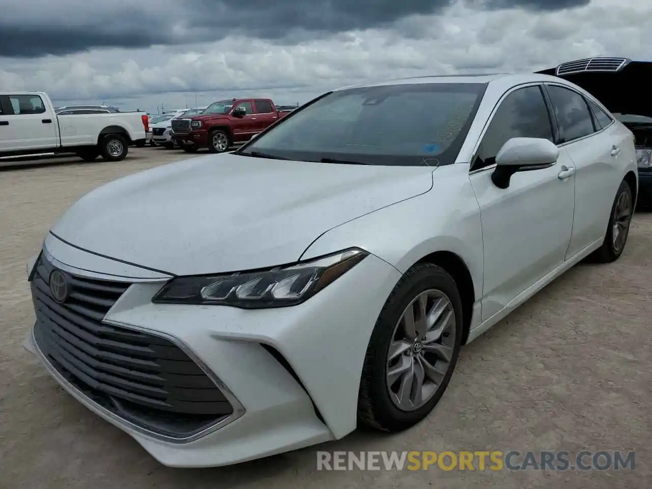 2 Photograph of a damaged car 4T1BZ1FB0KU003629 TOYOTA AVALON 2019