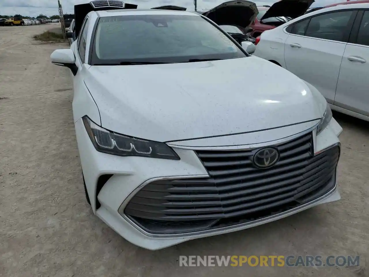 9 Photograph of a damaged car 4T1BZ1FB0KU003629 TOYOTA AVALON 2019