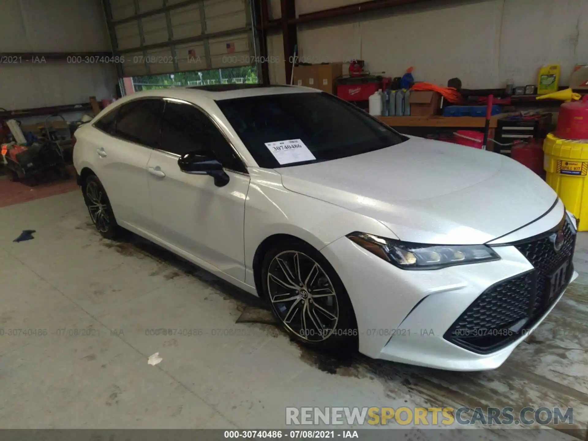 1 Photograph of a damaged car 4T1BZ1FB0KU008068 TOYOTA AVALON 2019