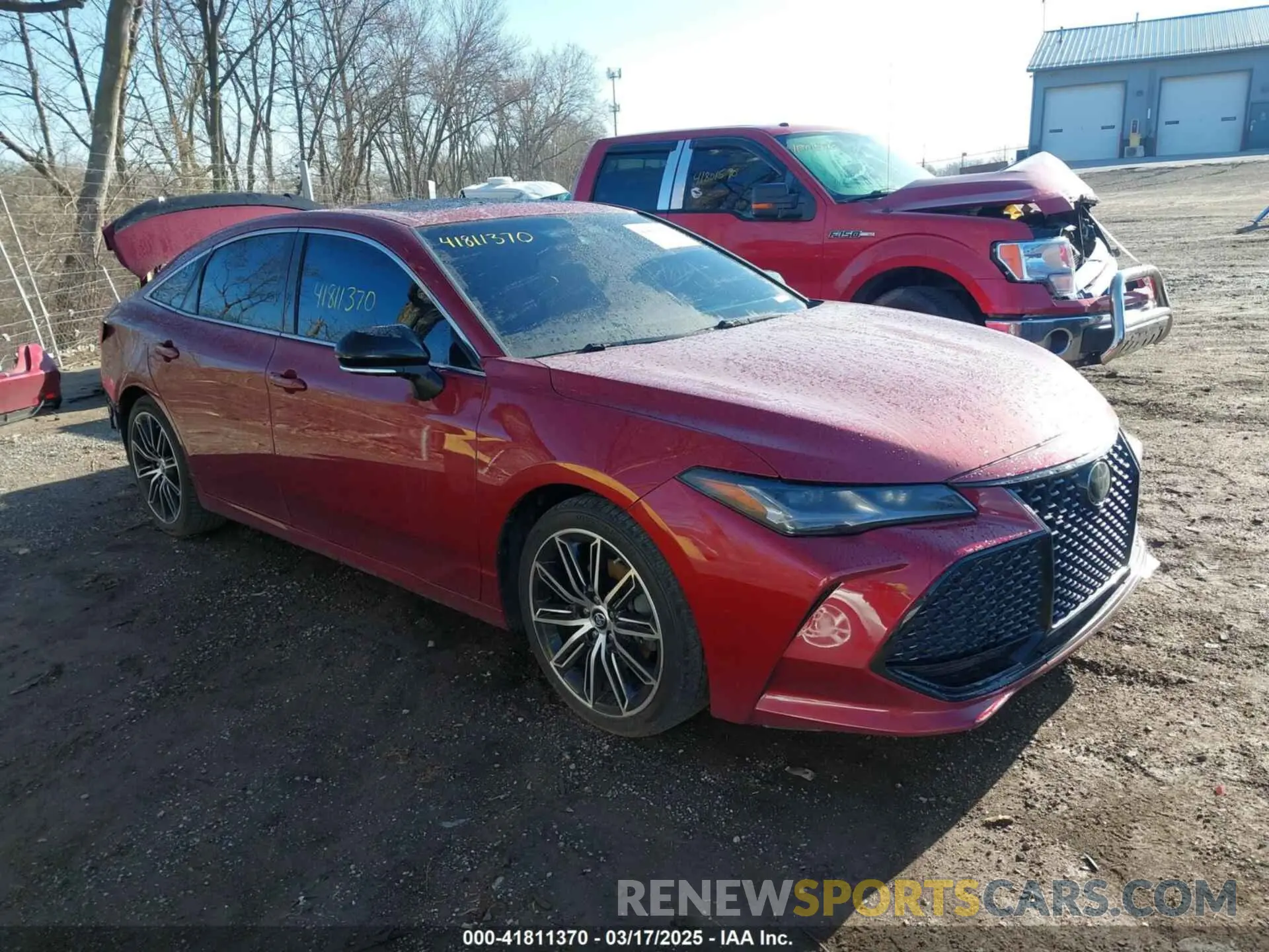 1 Photograph of a damaged car 4T1BZ1FB0KU009172 TOYOTA AVALON 2019