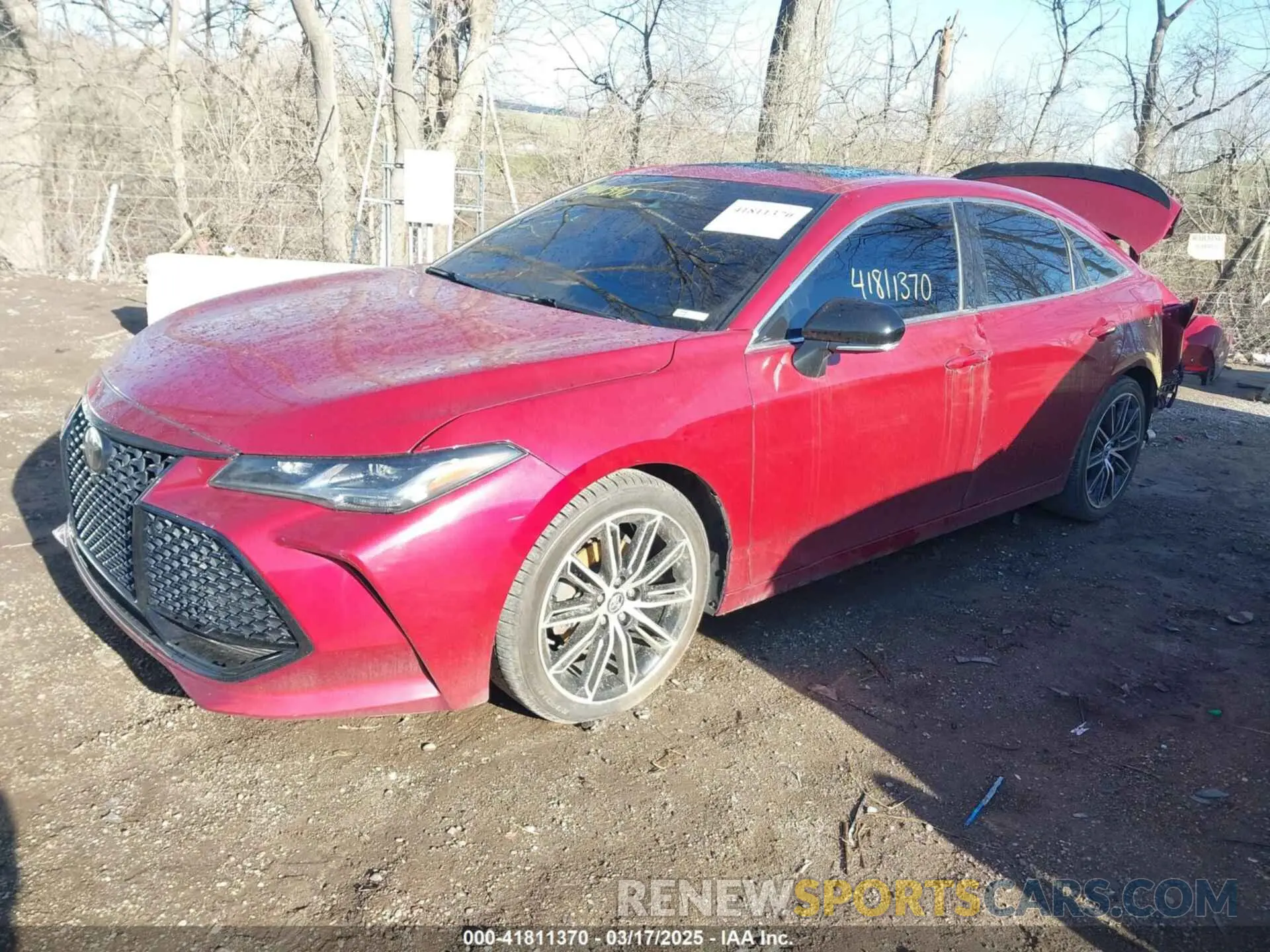2 Photograph of a damaged car 4T1BZ1FB0KU009172 TOYOTA AVALON 2019