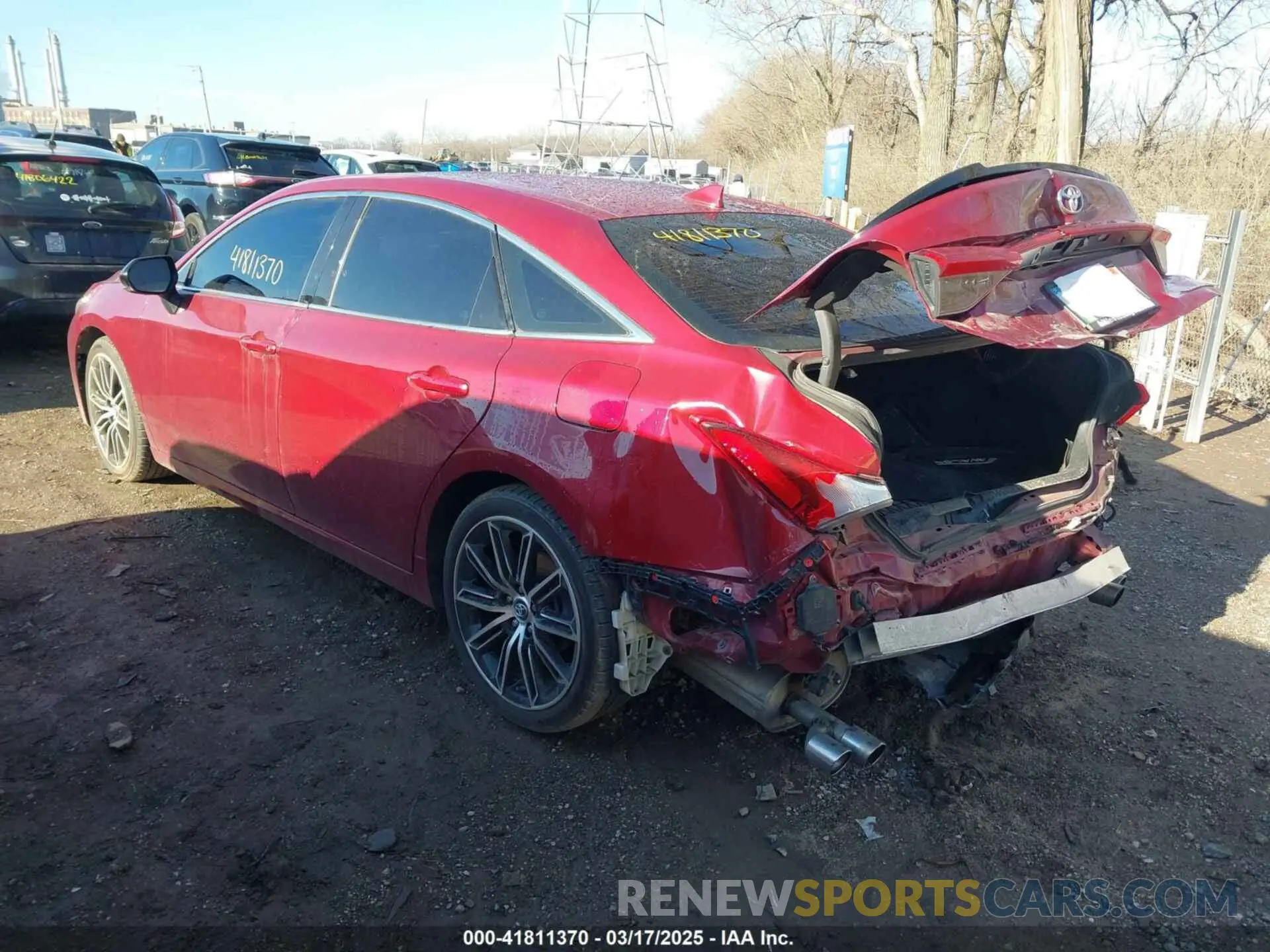 3 Photograph of a damaged car 4T1BZ1FB0KU009172 TOYOTA AVALON 2019