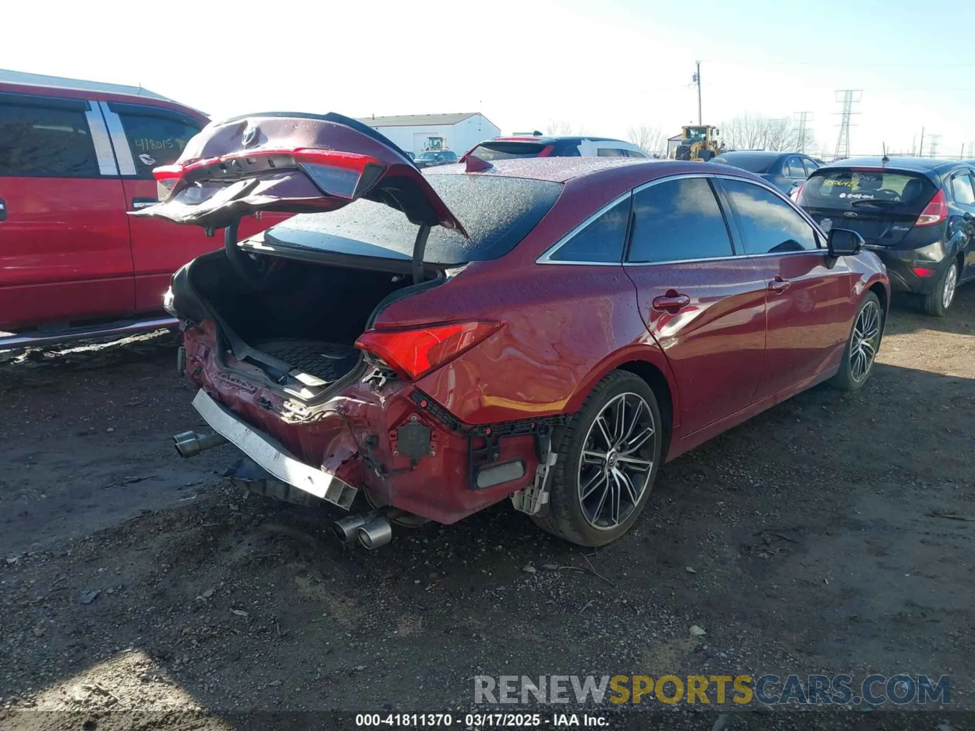 4 Photograph of a damaged car 4T1BZ1FB0KU009172 TOYOTA AVALON 2019