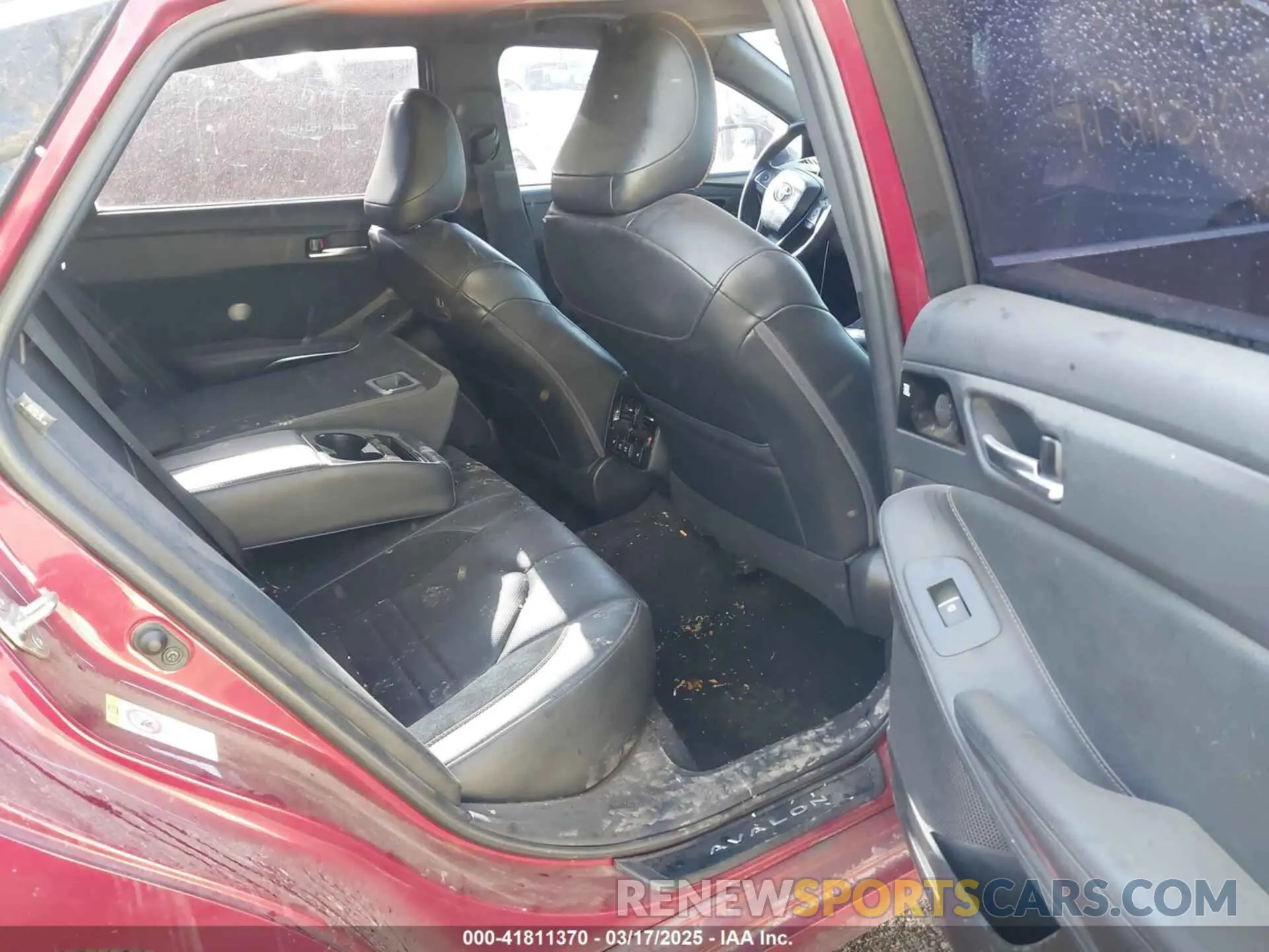 8 Photograph of a damaged car 4T1BZ1FB0KU009172 TOYOTA AVALON 2019