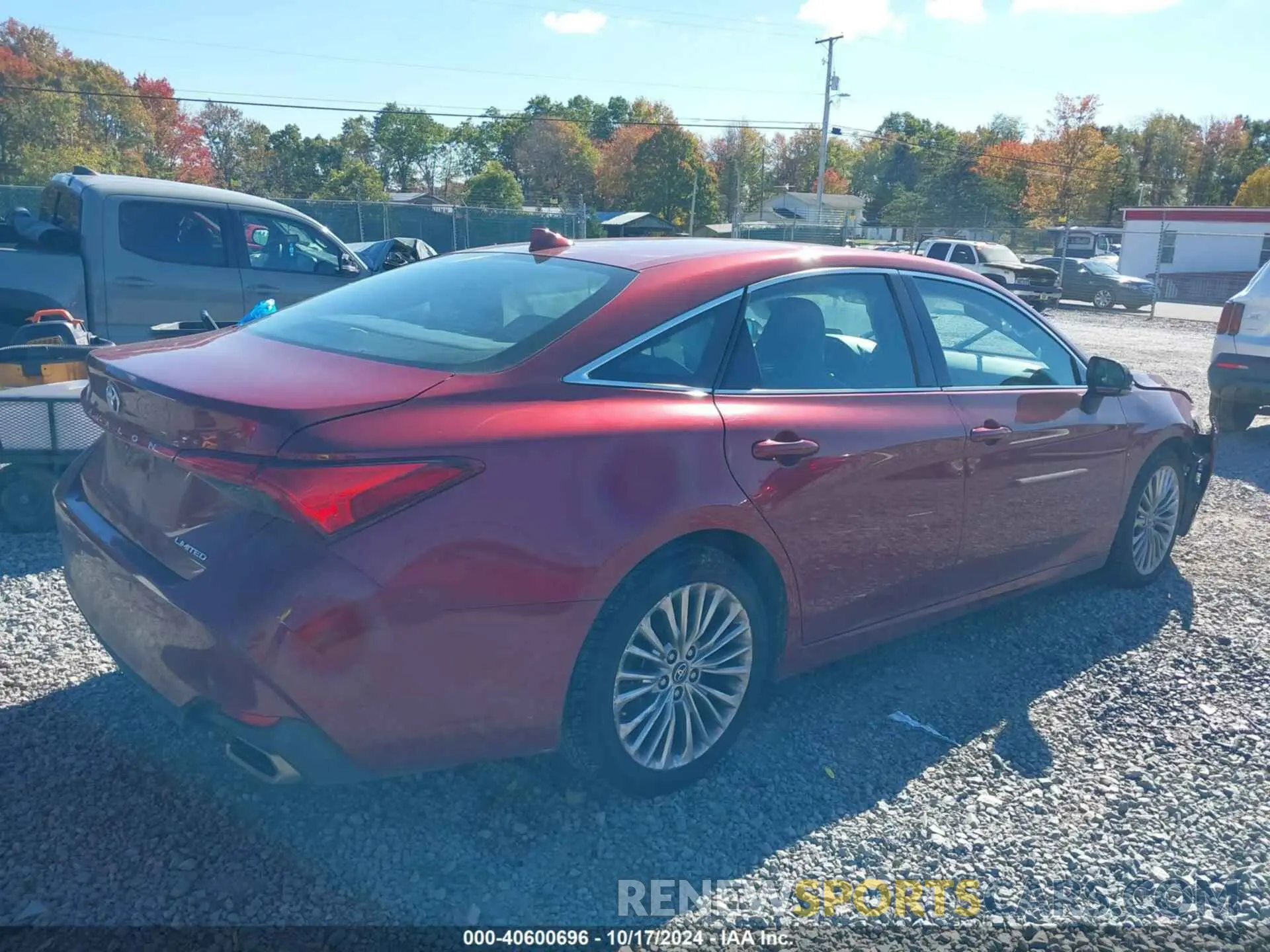 4 Photograph of a damaged car 4T1BZ1FB0KU010029 TOYOTA AVALON 2019
