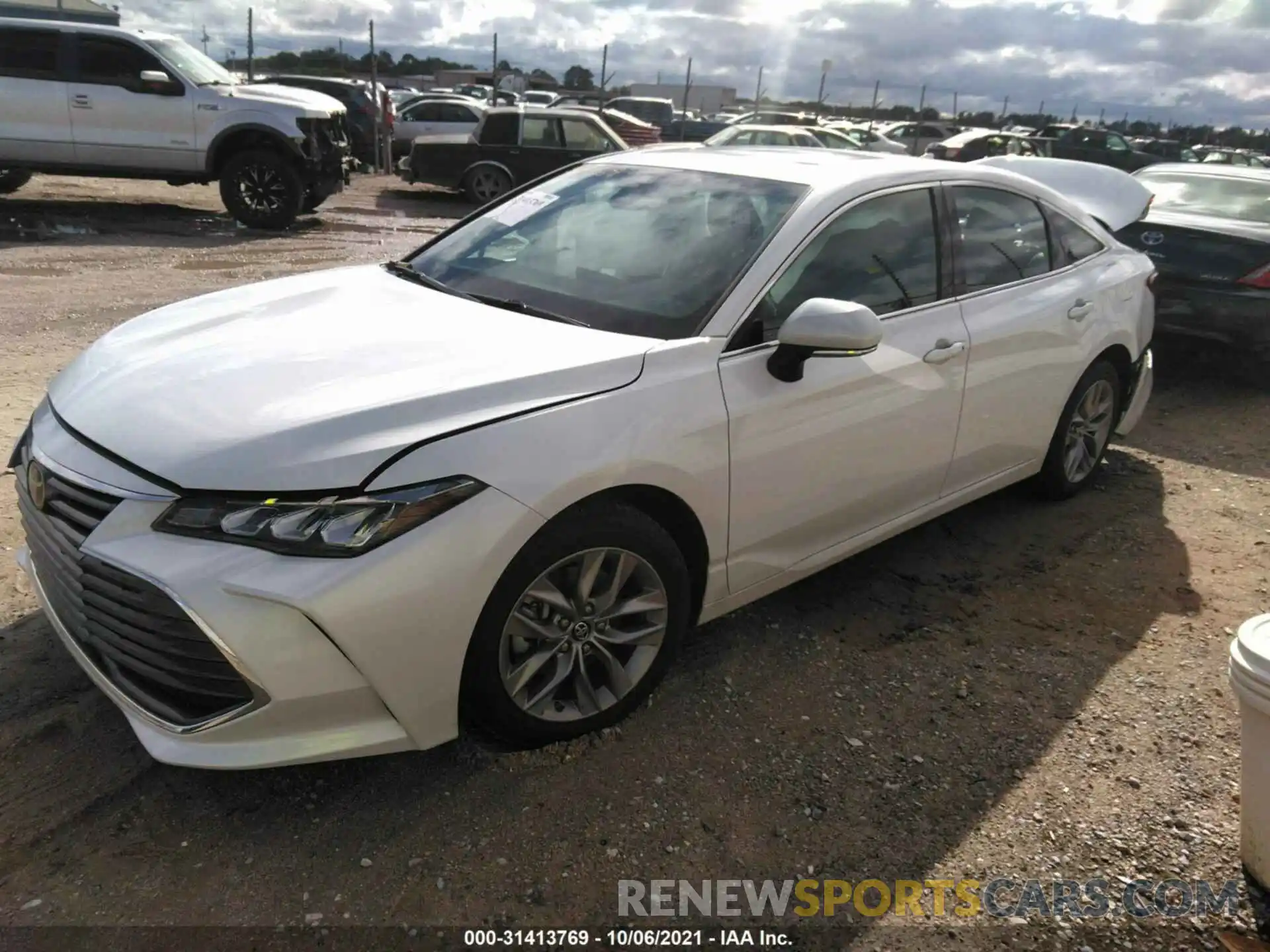 2 Photograph of a damaged car 4T1BZ1FB0KU011147 TOYOTA AVALON 2019