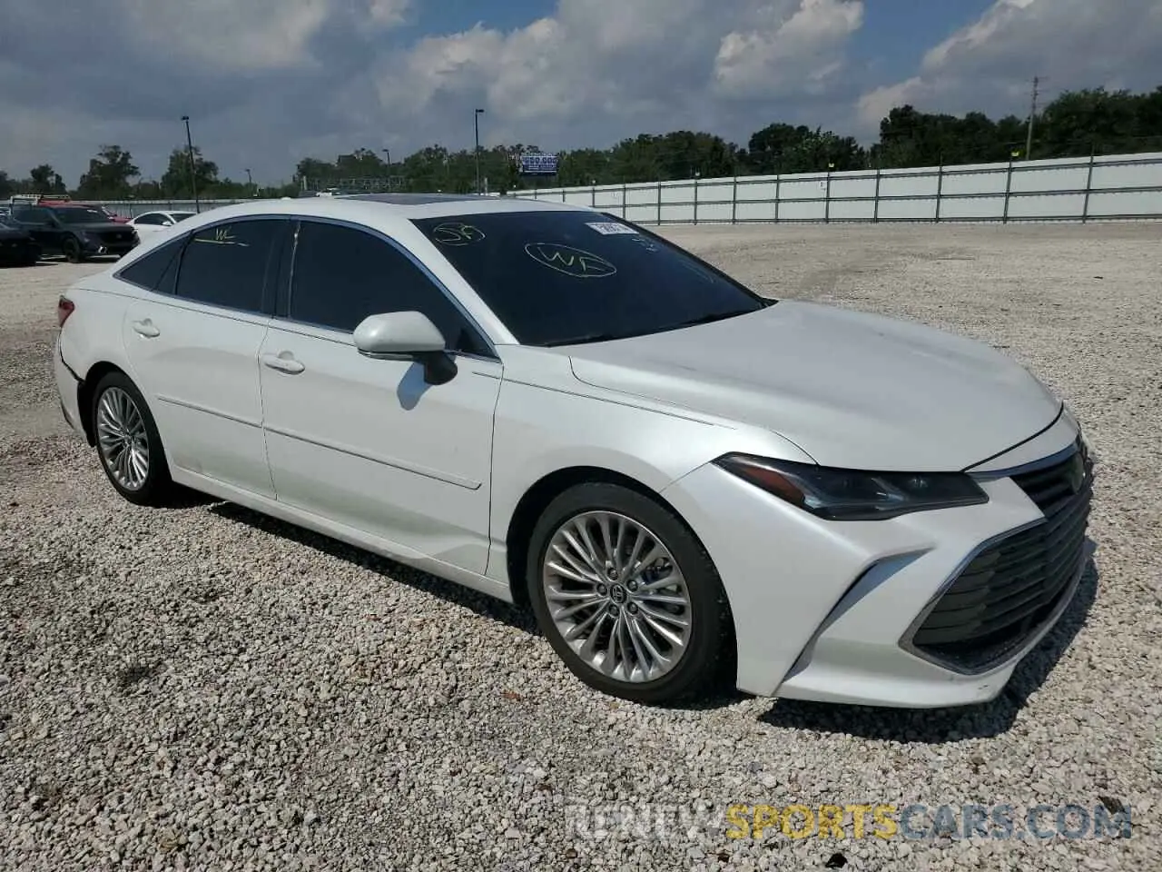 4 Photograph of a damaged car 4T1BZ1FB0KU011584 TOYOTA AVALON 2019
