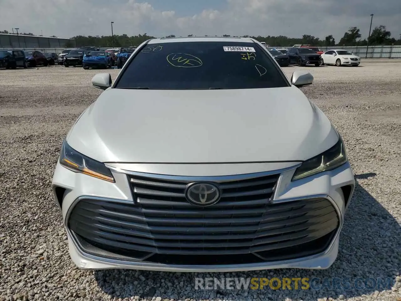 5 Photograph of a damaged car 4T1BZ1FB0KU011584 TOYOTA AVALON 2019