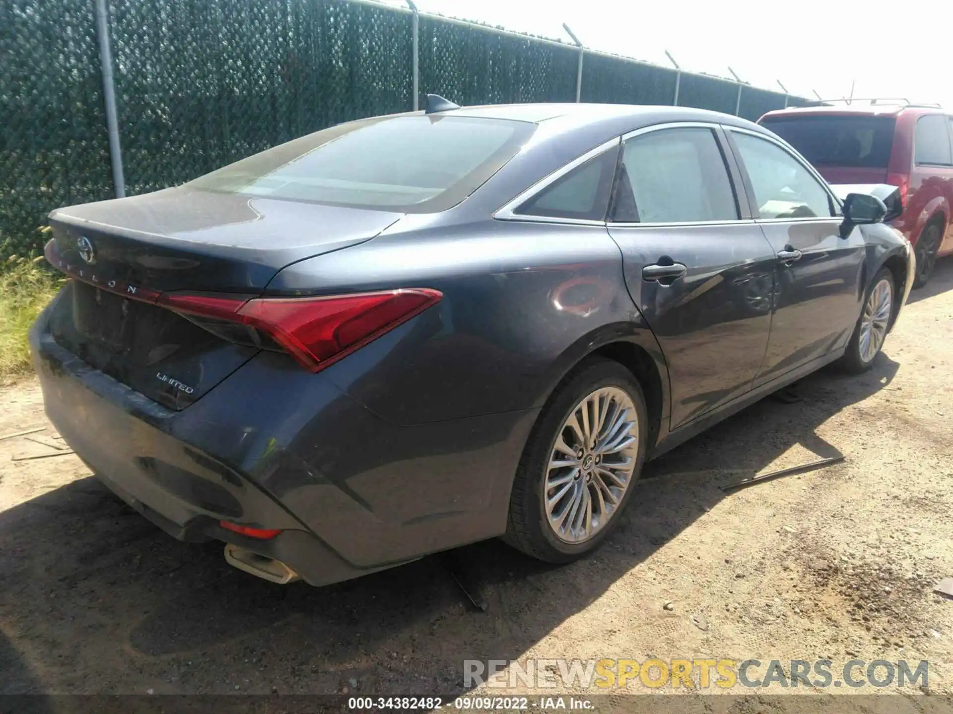 4 Photograph of a damaged car 4T1BZ1FB0KU012492 TOYOTA AVALON 2019