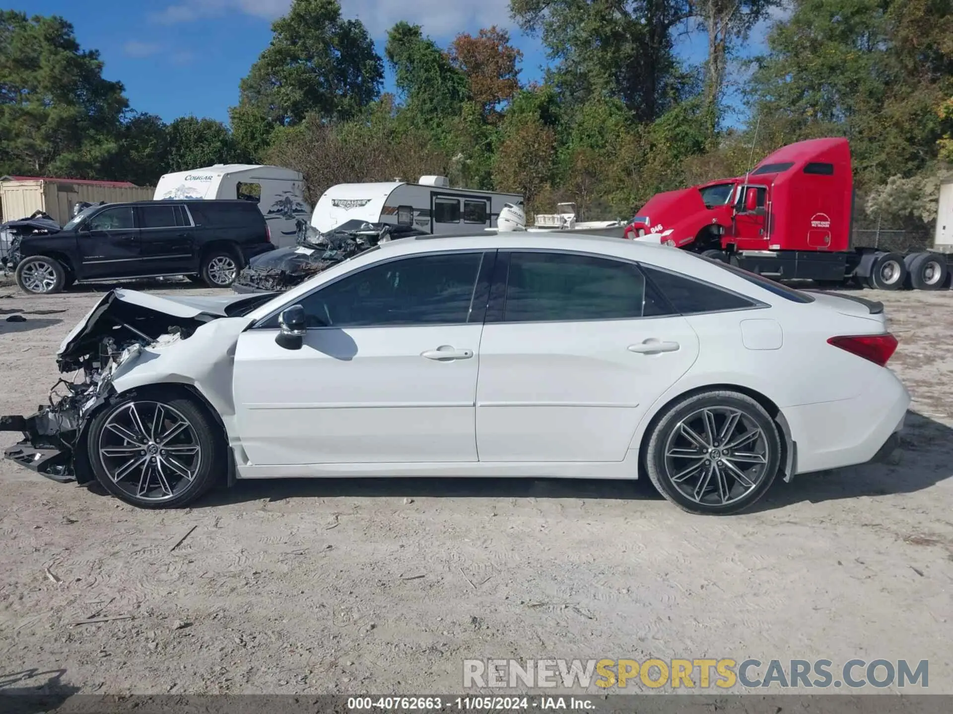 14 Photograph of a damaged car 4T1BZ1FB0KU020558 TOYOTA AVALON 2019