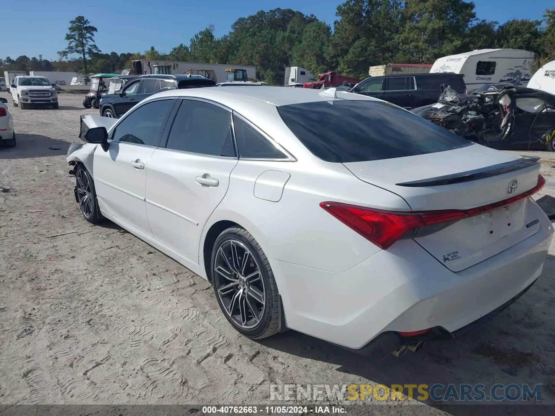 3 Photograph of a damaged car 4T1BZ1FB0KU020558 TOYOTA AVALON 2019