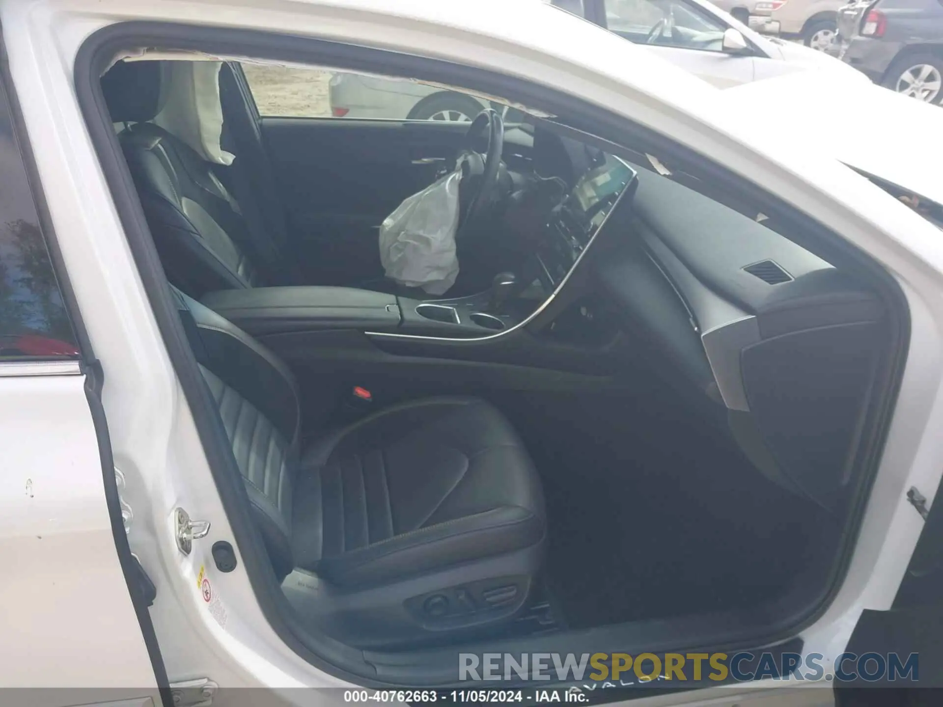 5 Photograph of a damaged car 4T1BZ1FB0KU020558 TOYOTA AVALON 2019