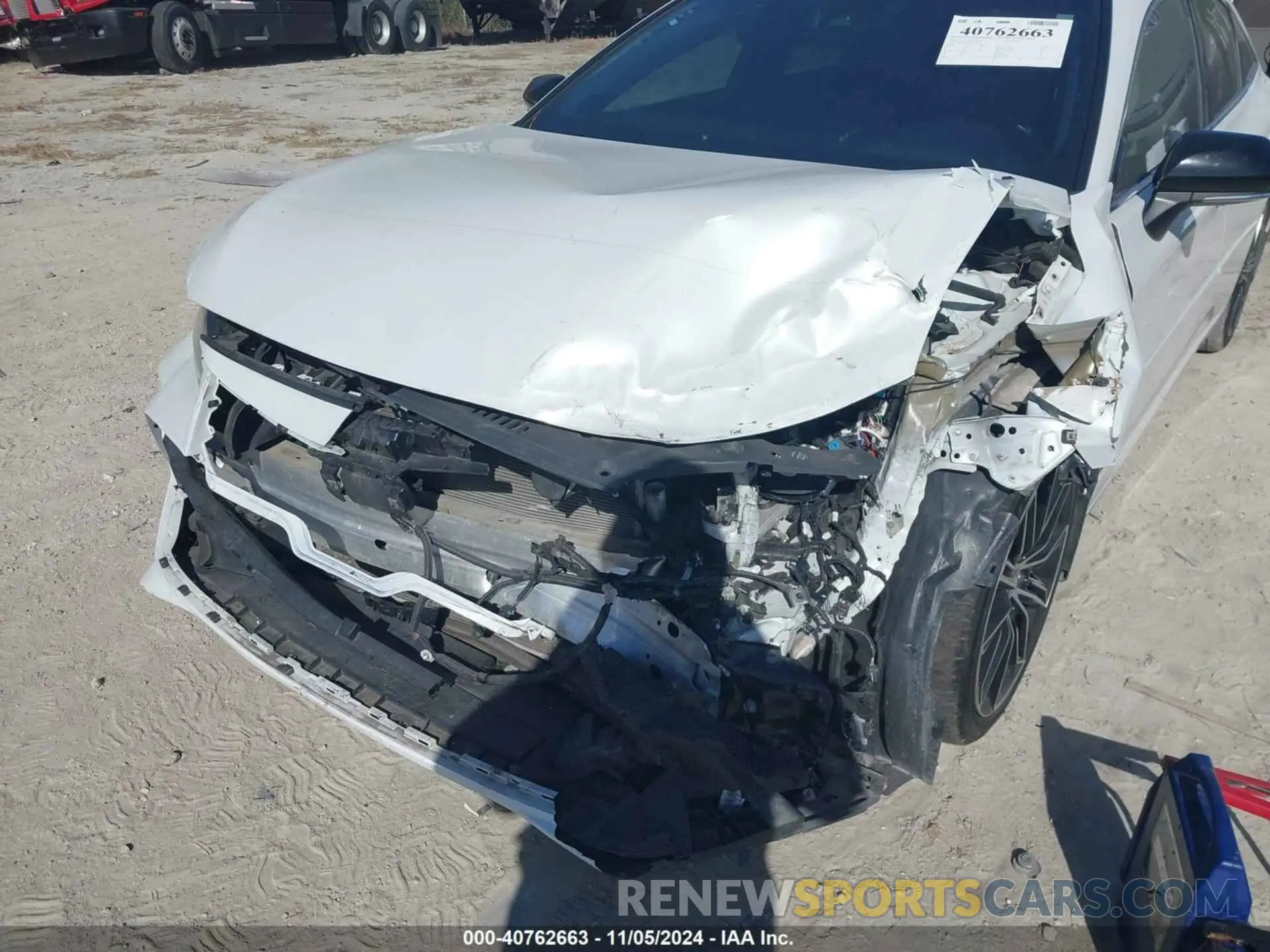 6 Photograph of a damaged car 4T1BZ1FB0KU020558 TOYOTA AVALON 2019
