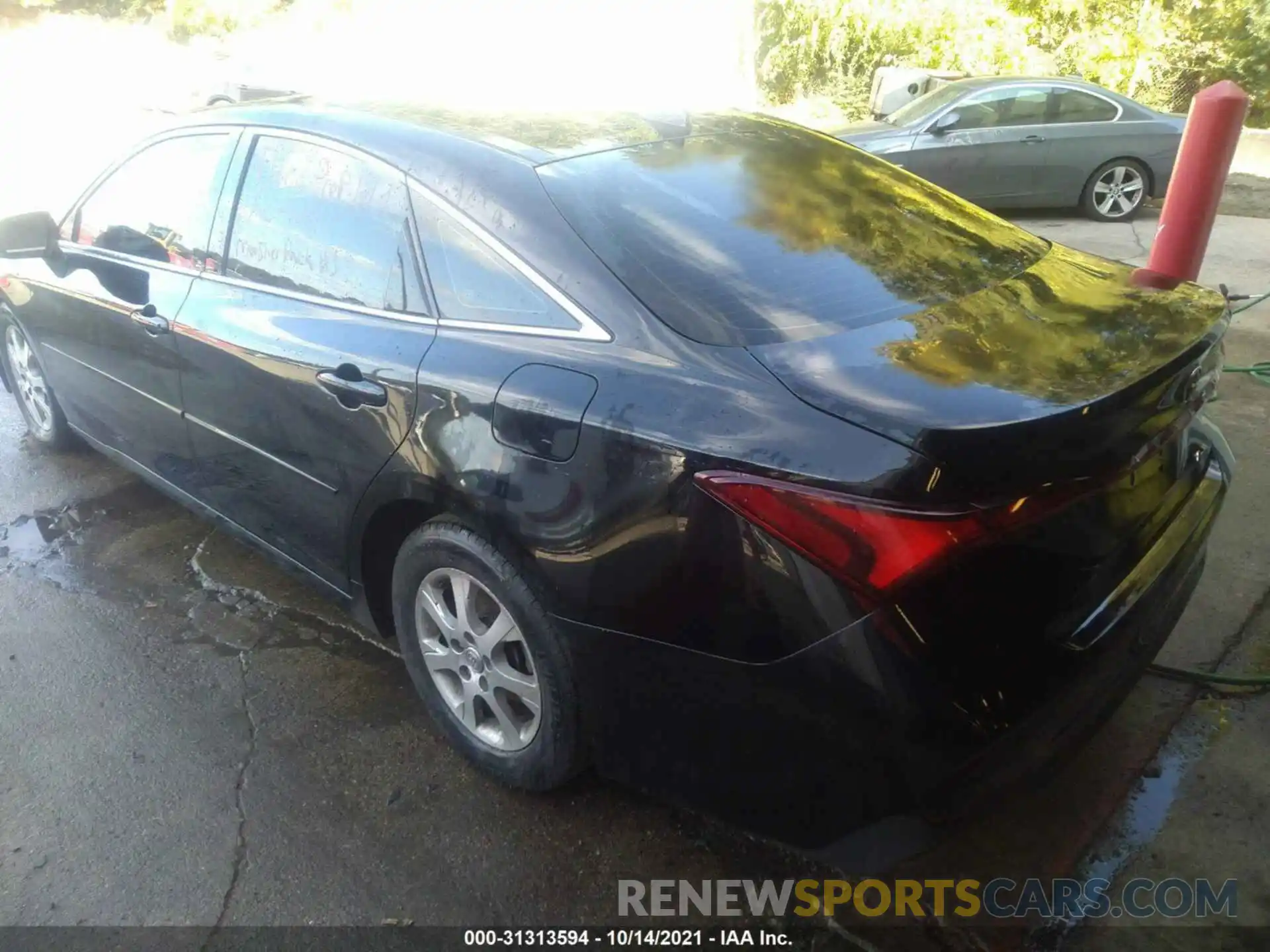 3 Photograph of a damaged car 4T1BZ1FB0KU027526 TOYOTA AVALON 2019