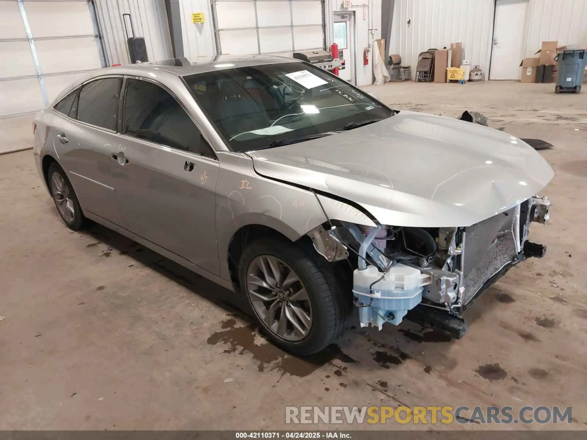 1 Photograph of a damaged car 4T1BZ1FB0KU027896 TOYOTA AVALON 2019