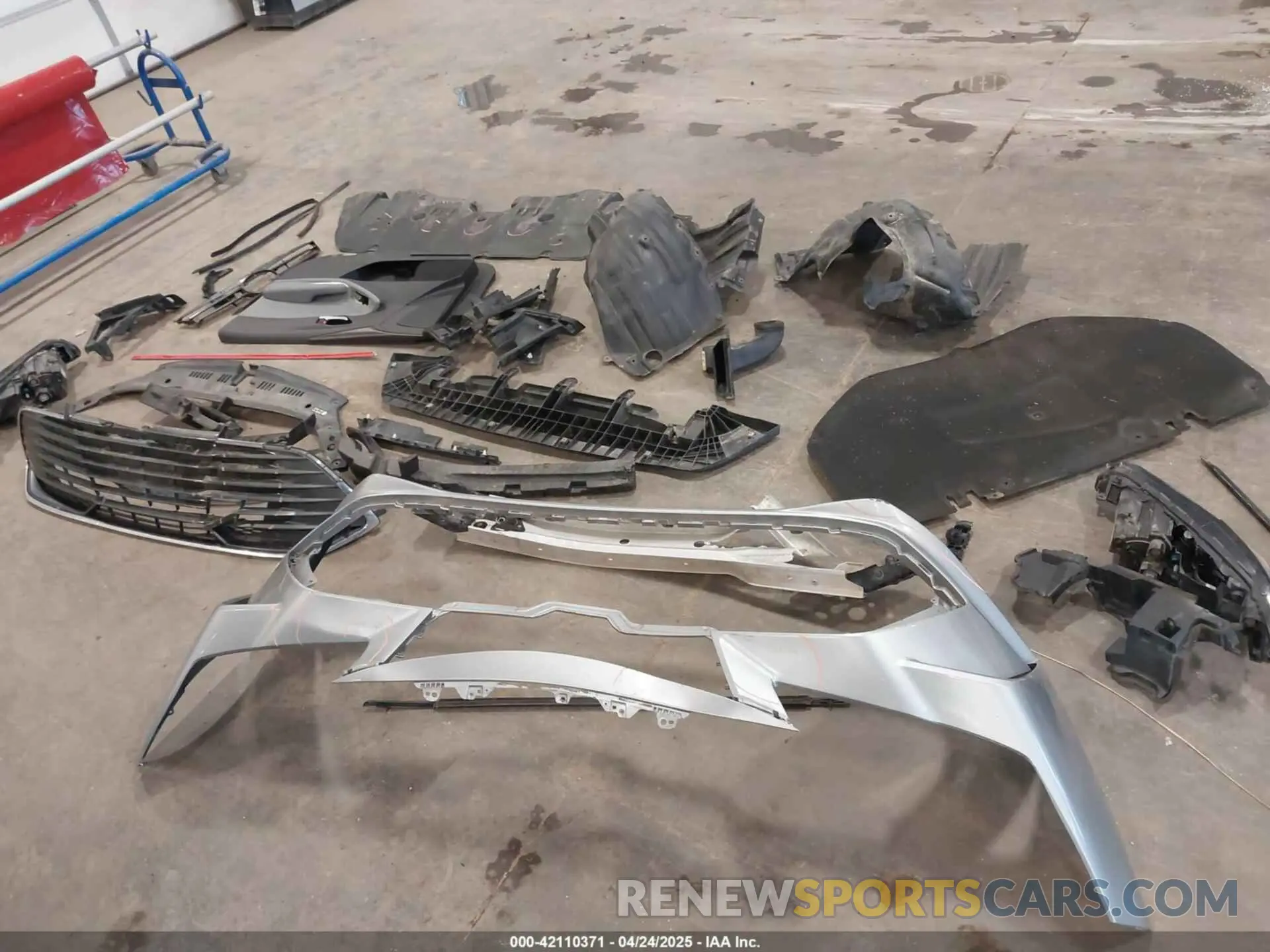 12 Photograph of a damaged car 4T1BZ1FB0KU027896 TOYOTA AVALON 2019