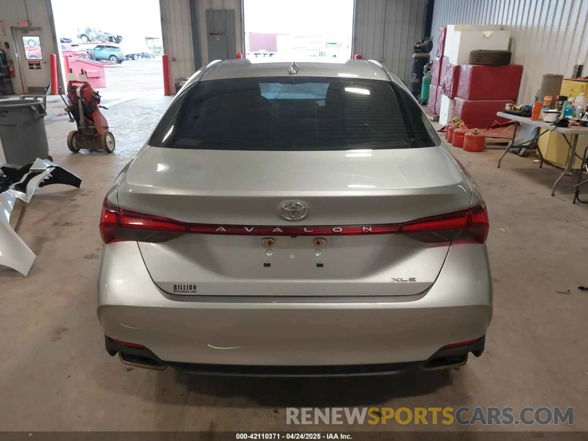 17 Photograph of a damaged car 4T1BZ1FB0KU027896 TOYOTA AVALON 2019