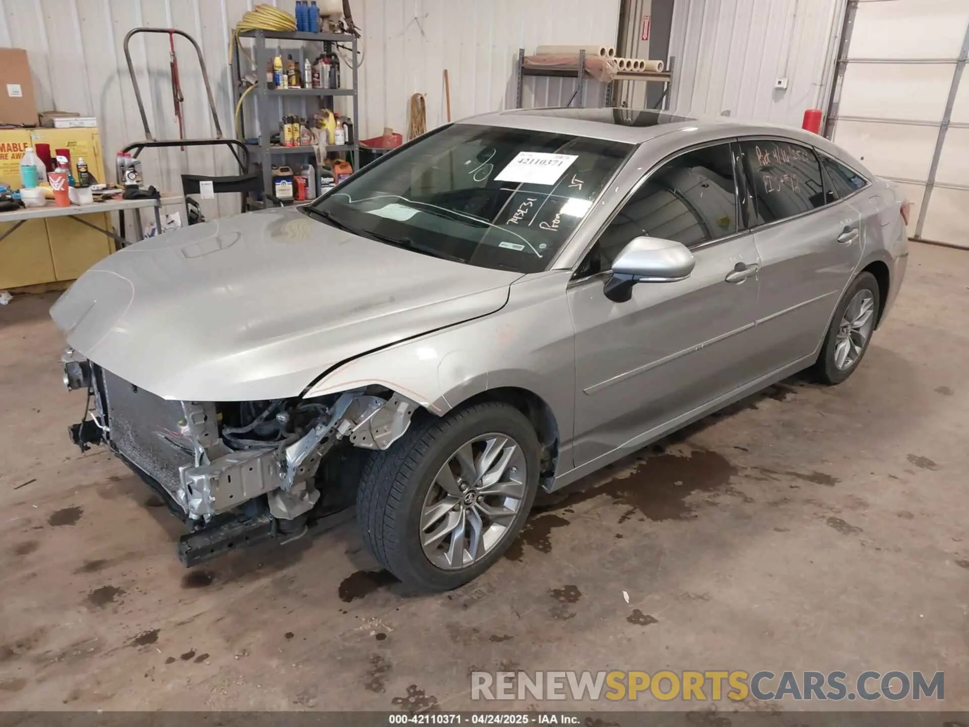 2 Photograph of a damaged car 4T1BZ1FB0KU027896 TOYOTA AVALON 2019