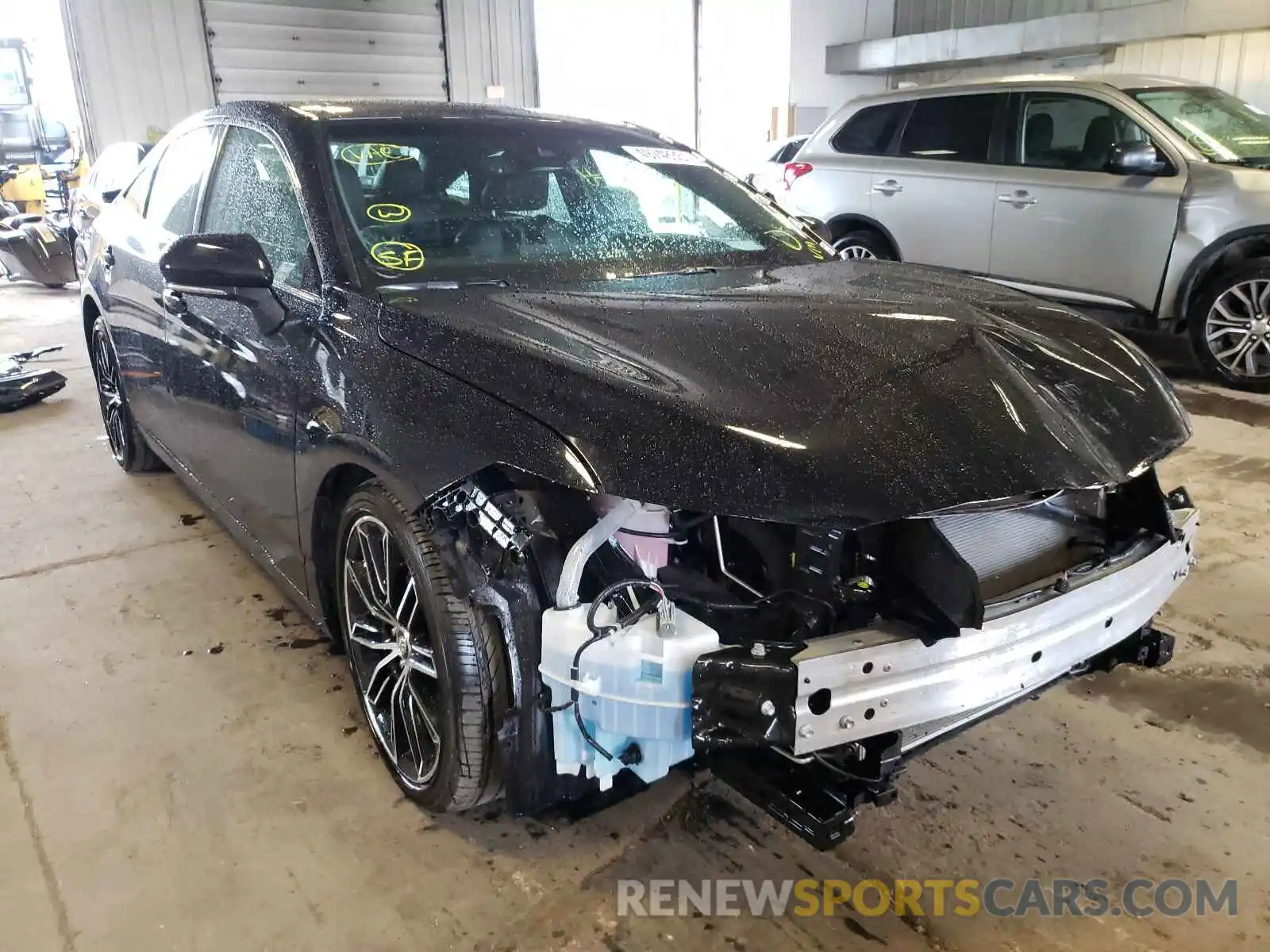 1 Photograph of a damaged car 4T1BZ1FB0KU031009 TOYOTA AVALON 2019