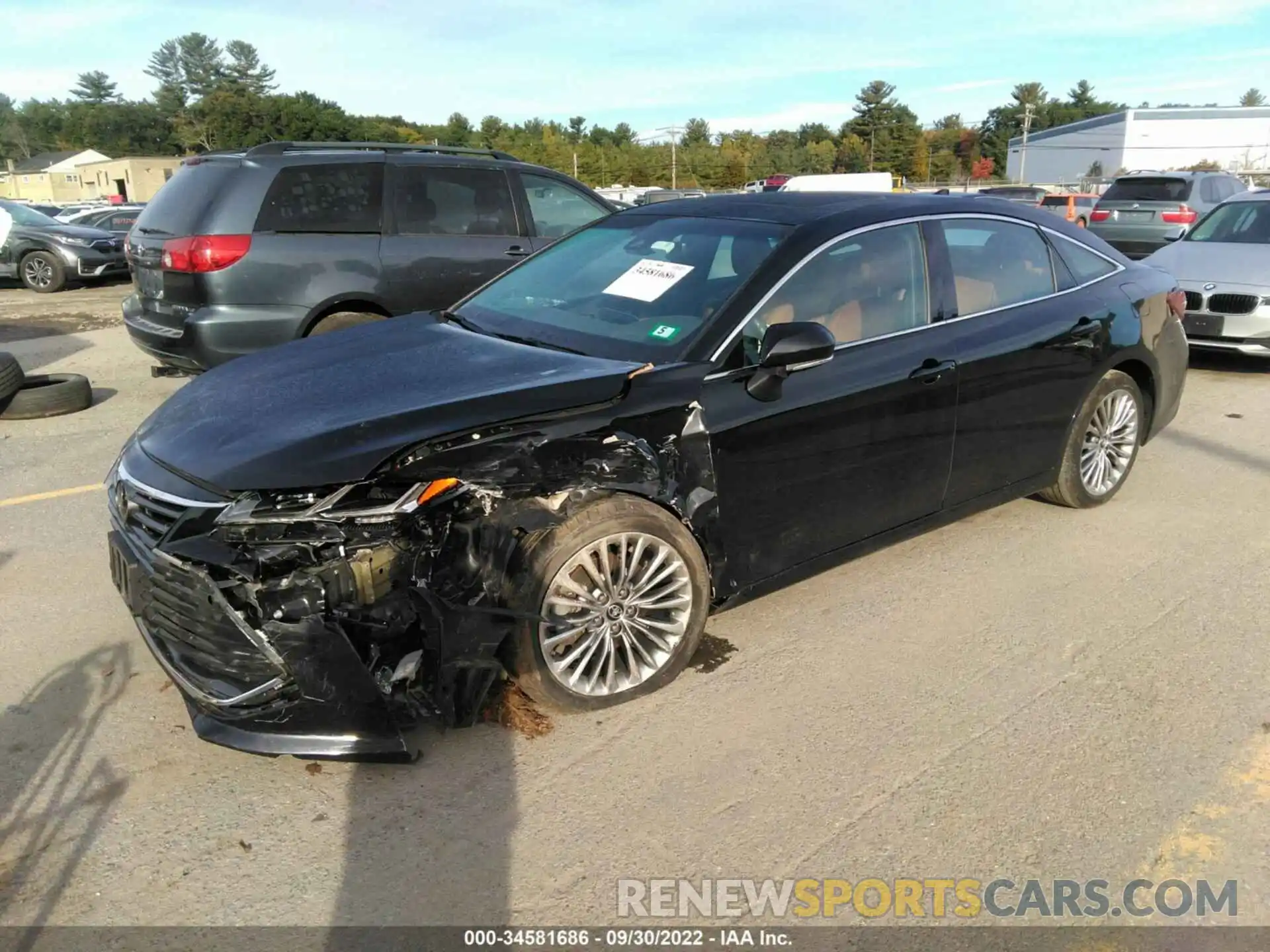 2 Photograph of a damaged car 4T1BZ1FB0KU031172 TOYOTA AVALON 2019