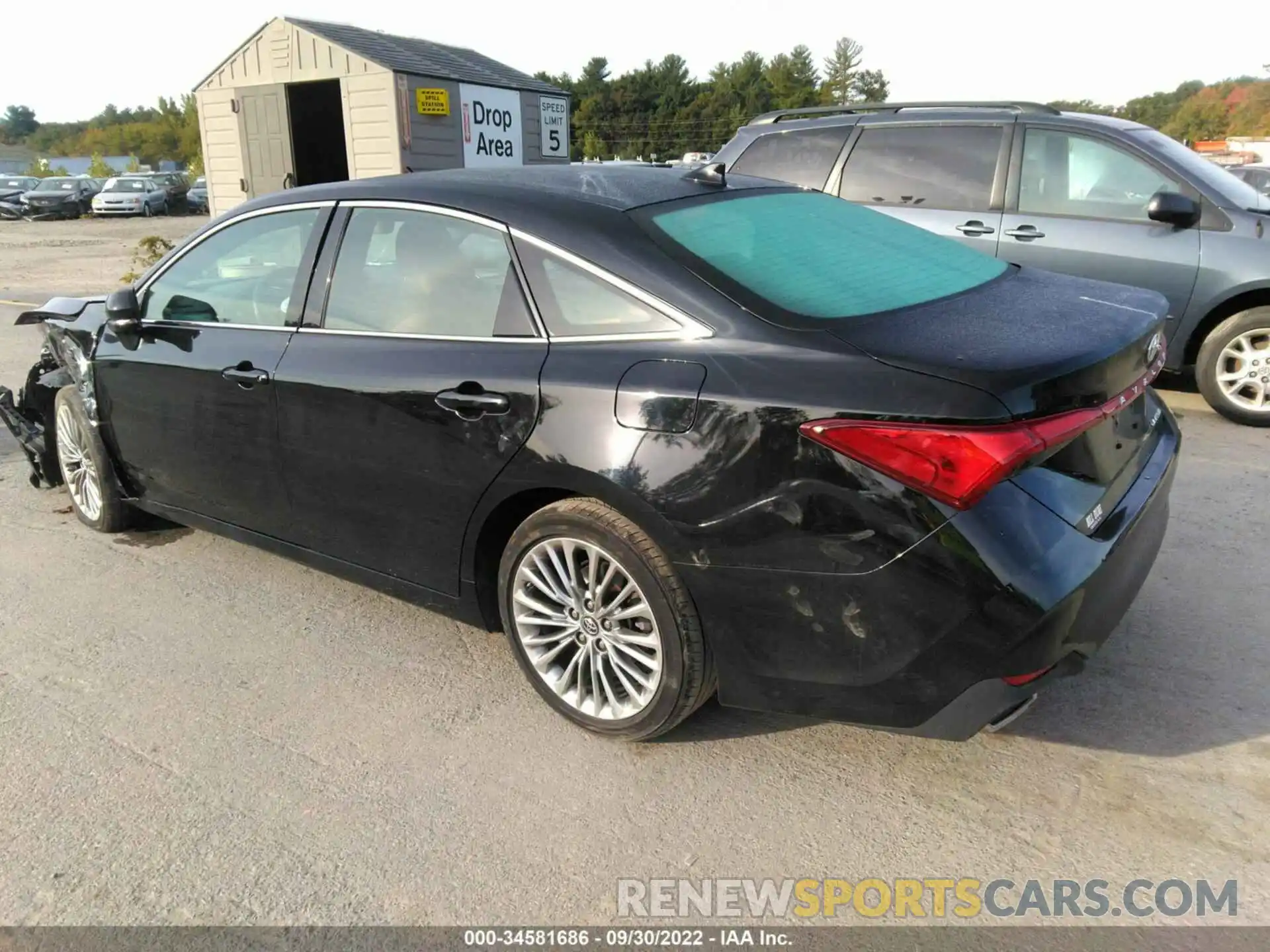 3 Photograph of a damaged car 4T1BZ1FB0KU031172 TOYOTA AVALON 2019