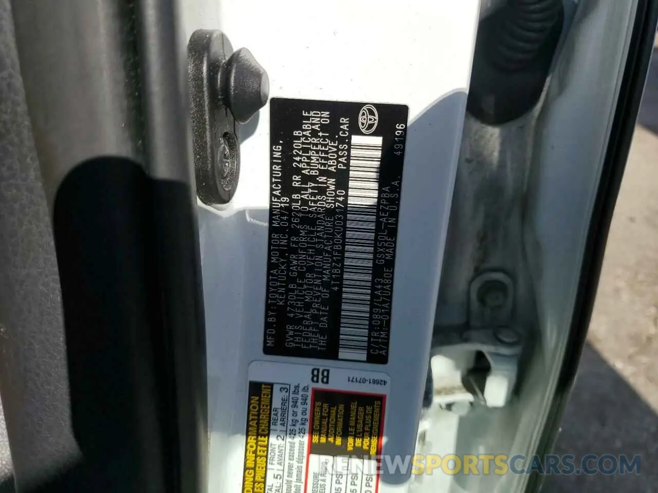 12 Photograph of a damaged car 4T1BZ1FB0KU031740 TOYOTA AVALON 2019
