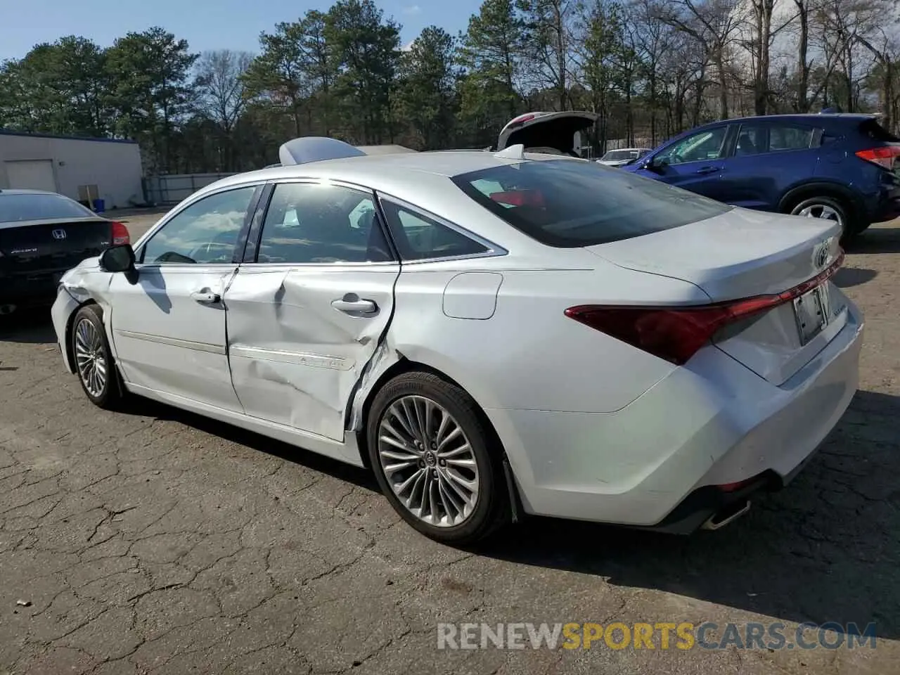 2 Photograph of a damaged car 4T1BZ1FB0KU031740 TOYOTA AVALON 2019