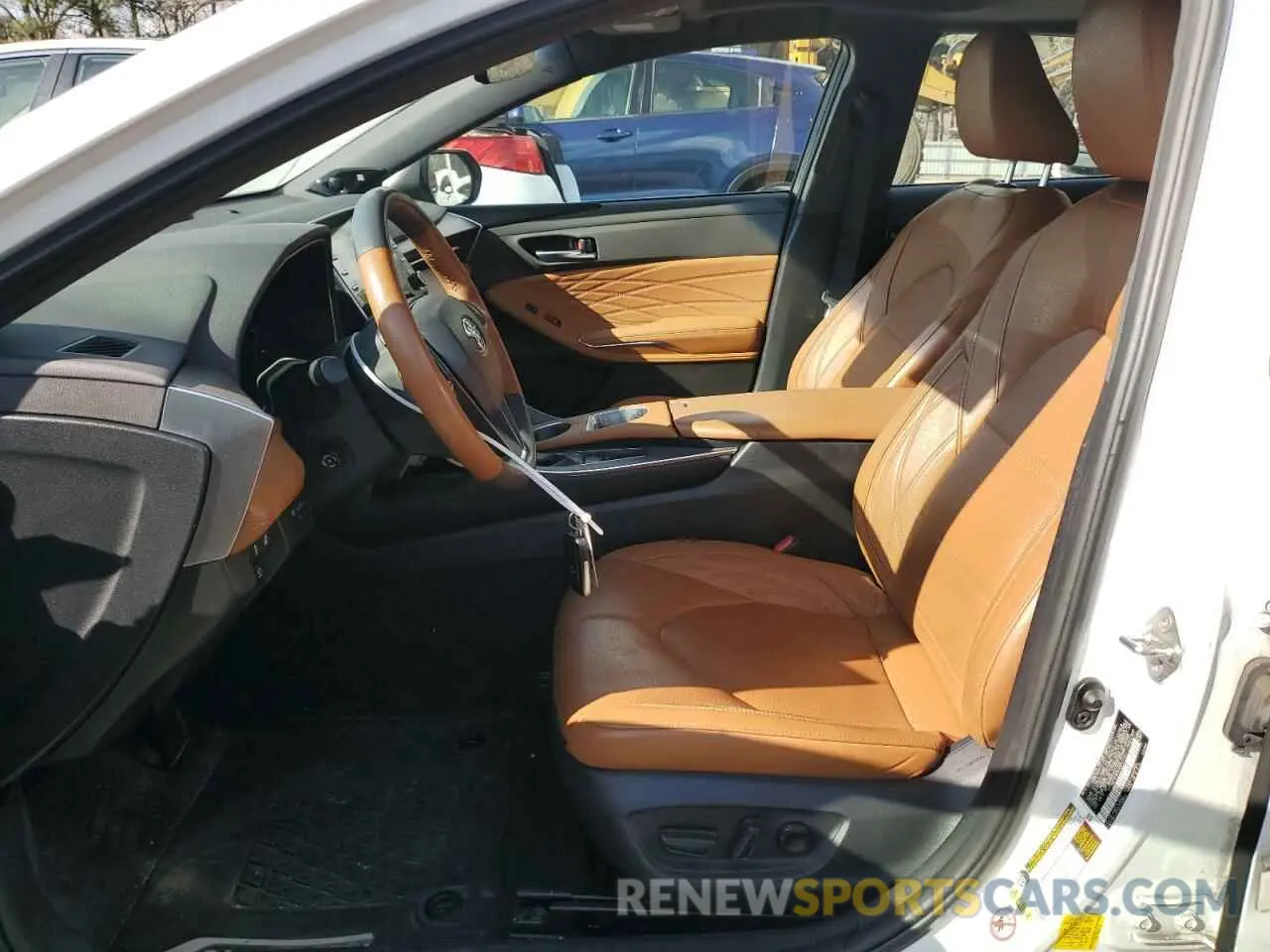 7 Photograph of a damaged car 4T1BZ1FB0KU031740 TOYOTA AVALON 2019
