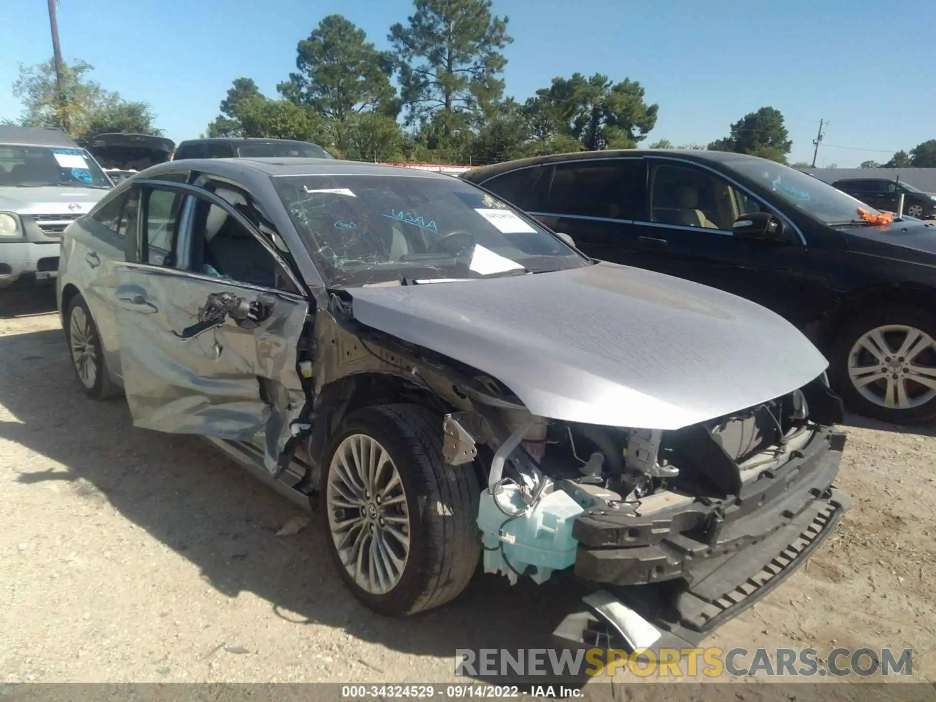 1 Photograph of a damaged car 4T1BZ1FB0KU032001 TOYOTA AVALON 2019