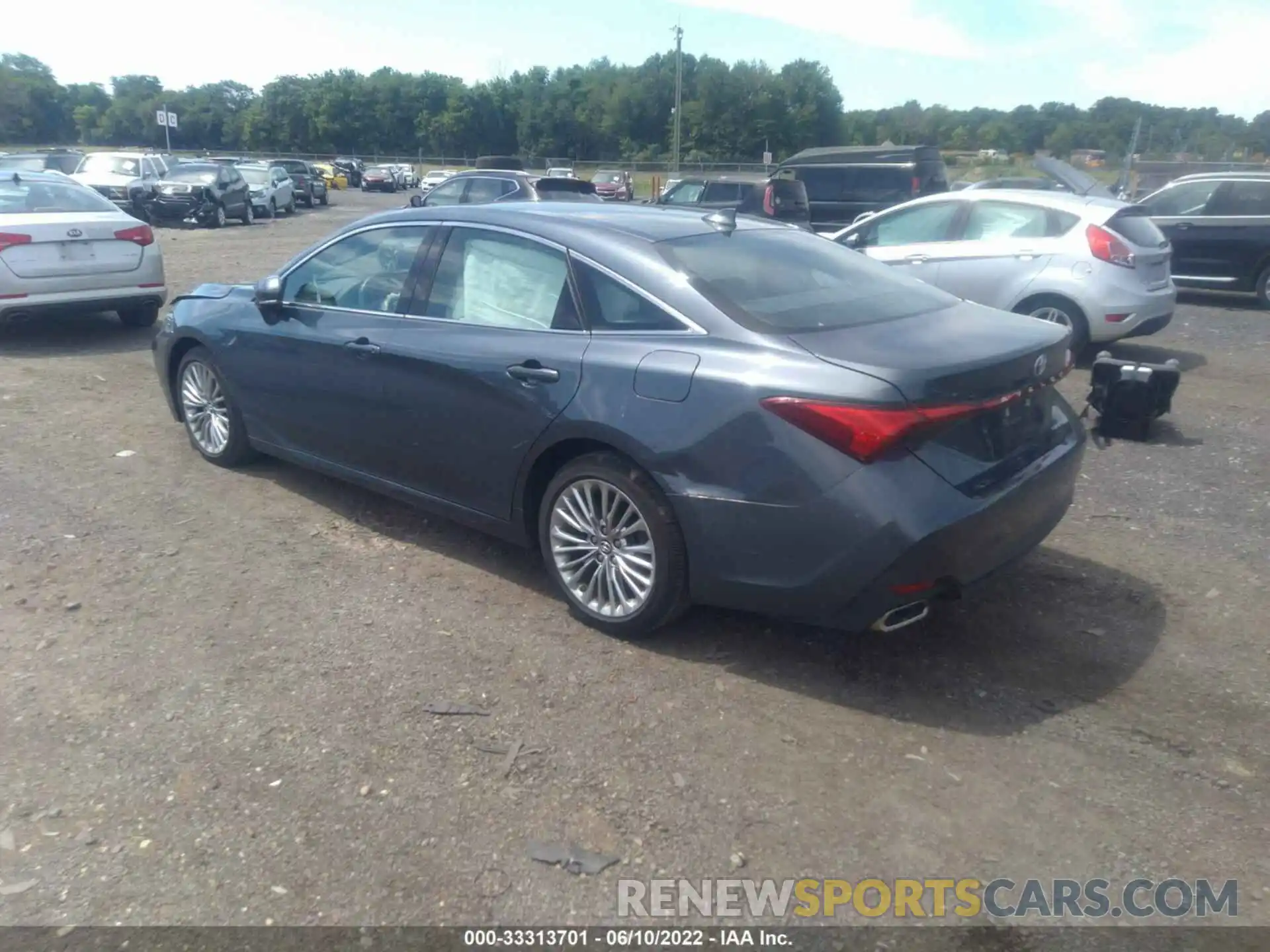 3 Photograph of a damaged car 4T1BZ1FB1KU002666 TOYOTA AVALON 2019