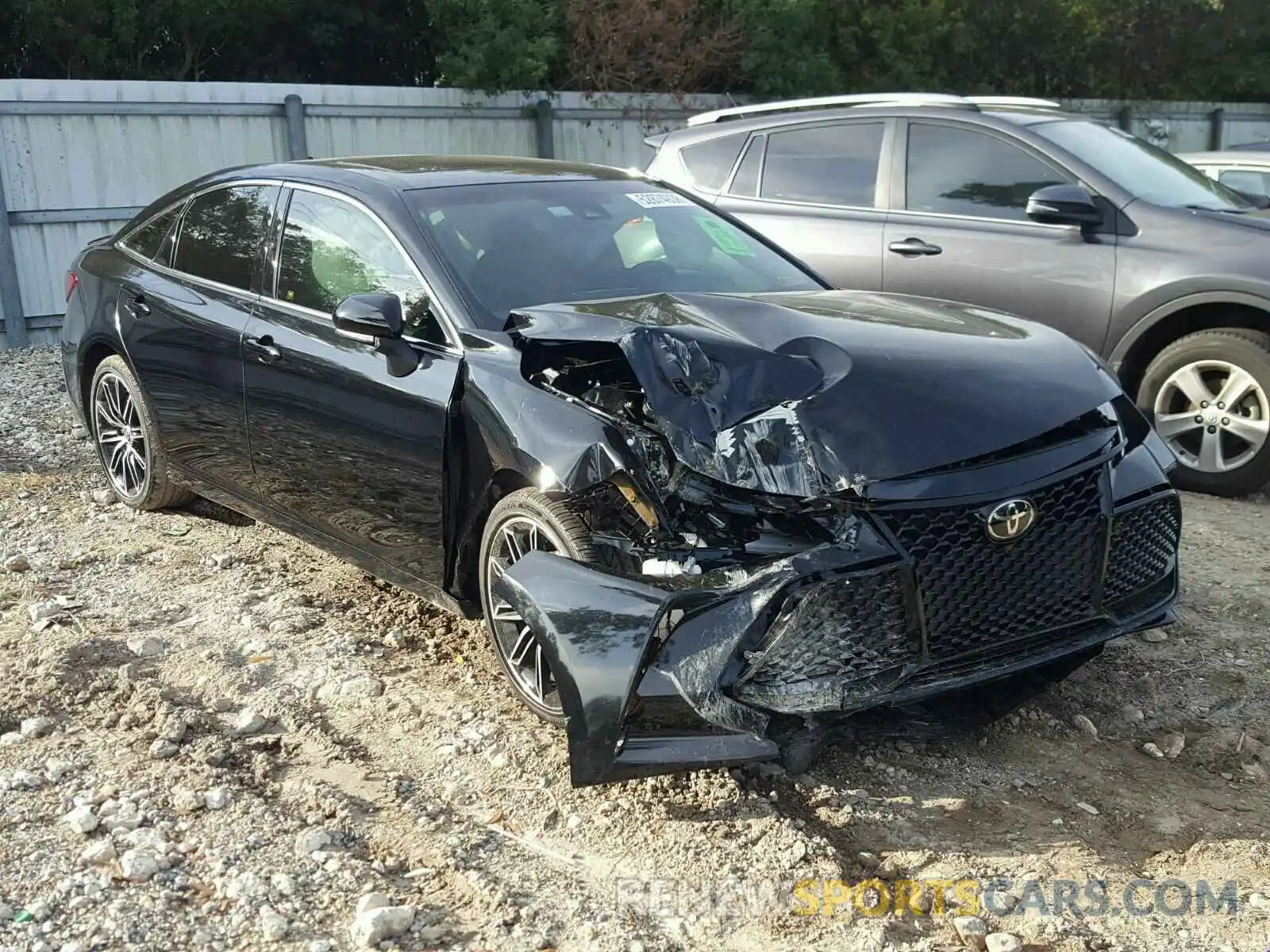 1 Photograph of a damaged car 4T1BZ1FB1KU003221 TOYOTA AVALON 2019