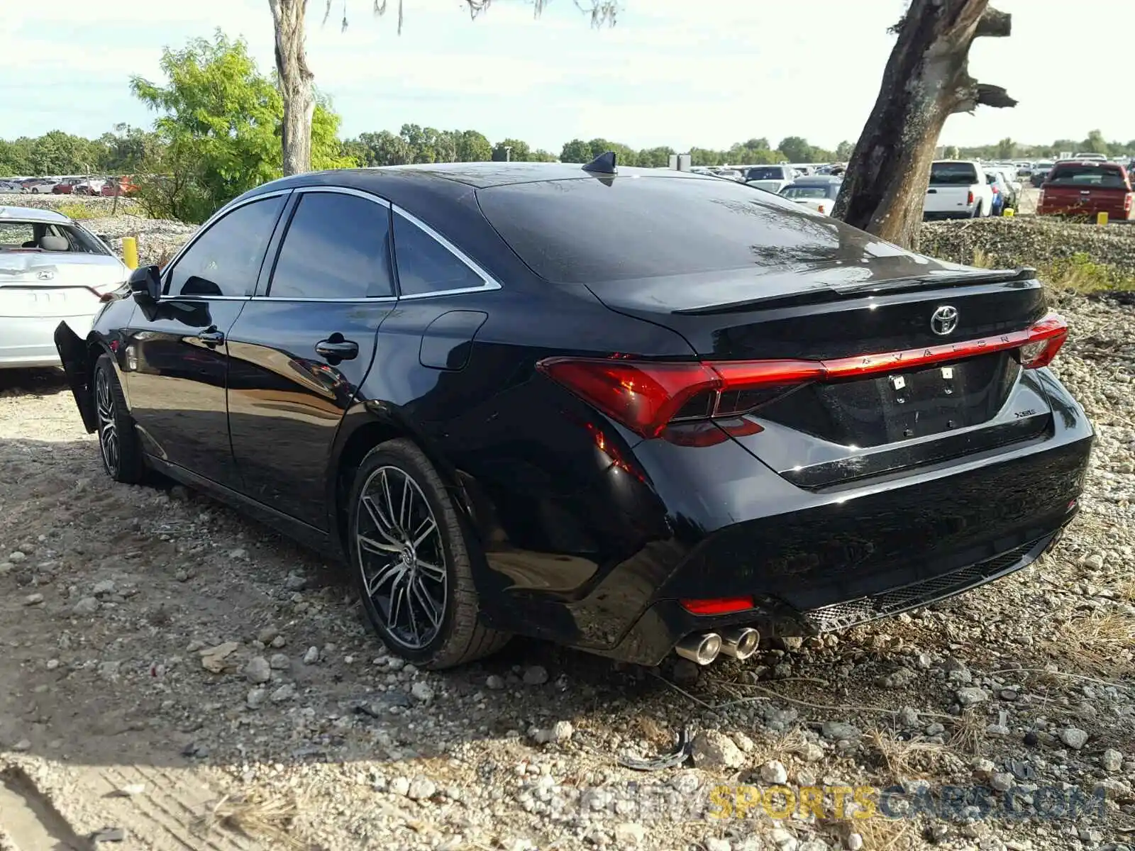 3 Photograph of a damaged car 4T1BZ1FB1KU003221 TOYOTA AVALON 2019