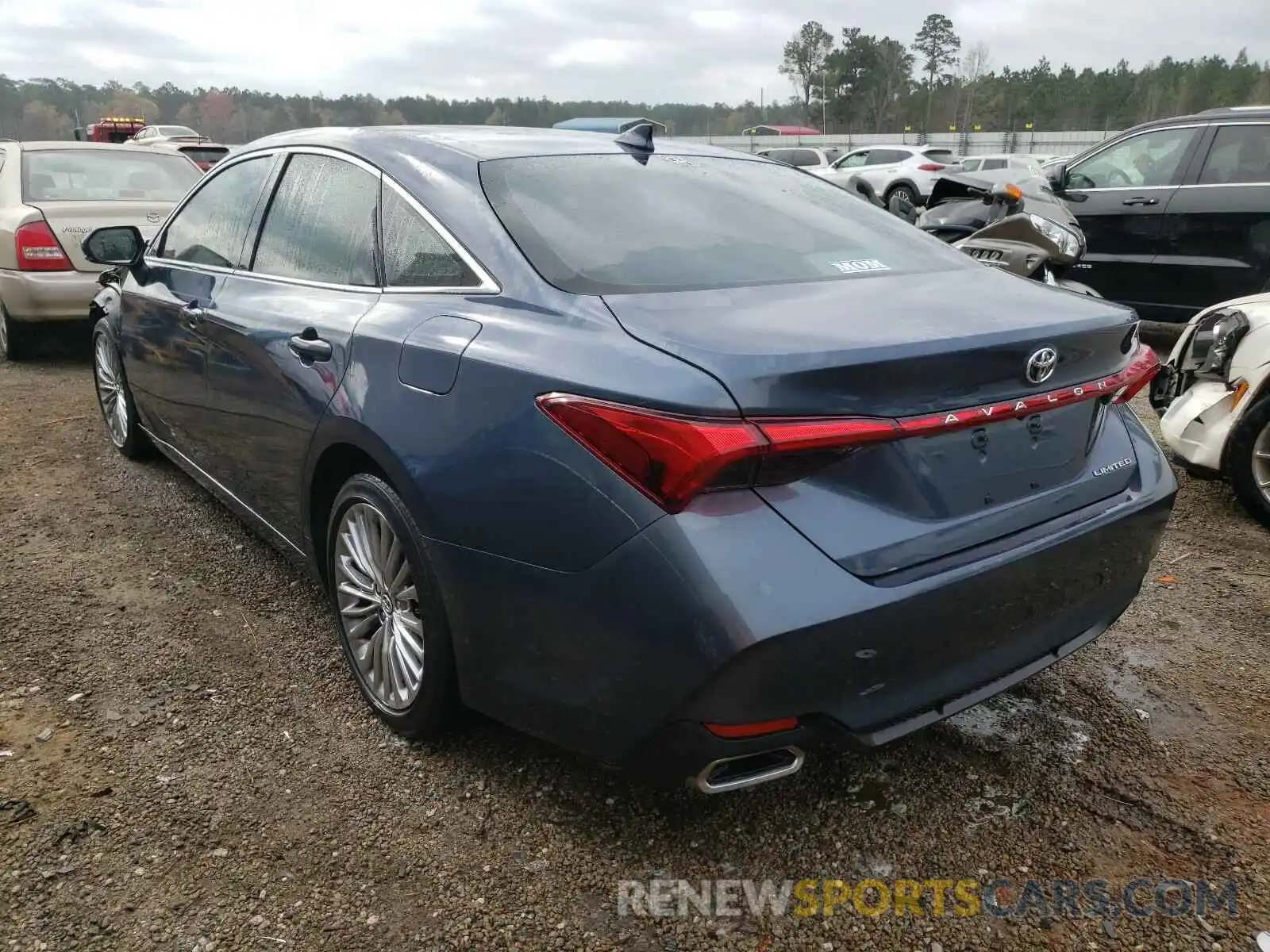 3 Photograph of a damaged car 4T1BZ1FB1KU003252 TOYOTA AVALON 2019