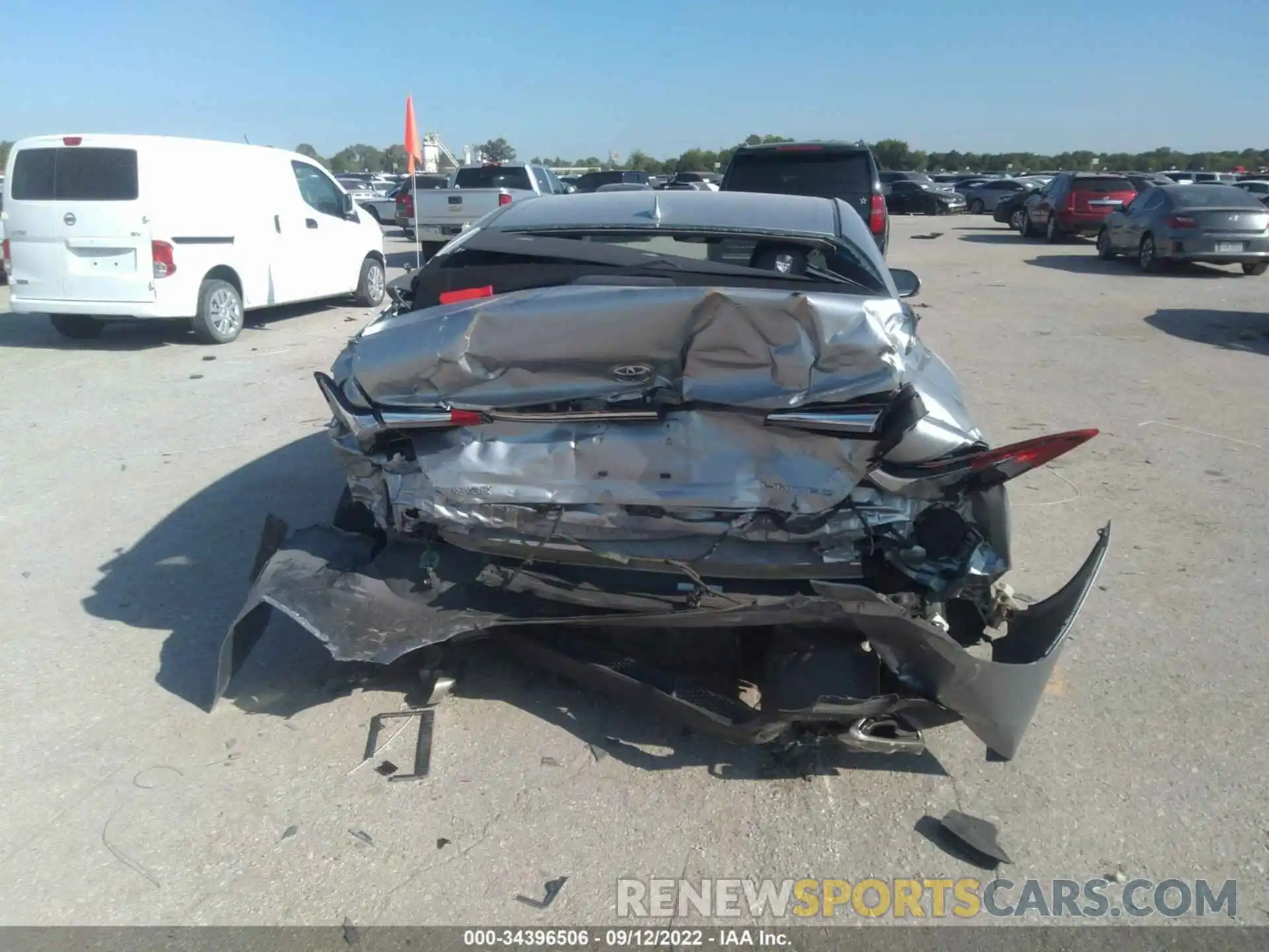 6 Photograph of a damaged car 4T1BZ1FB1KU006717 TOYOTA AVALON 2019