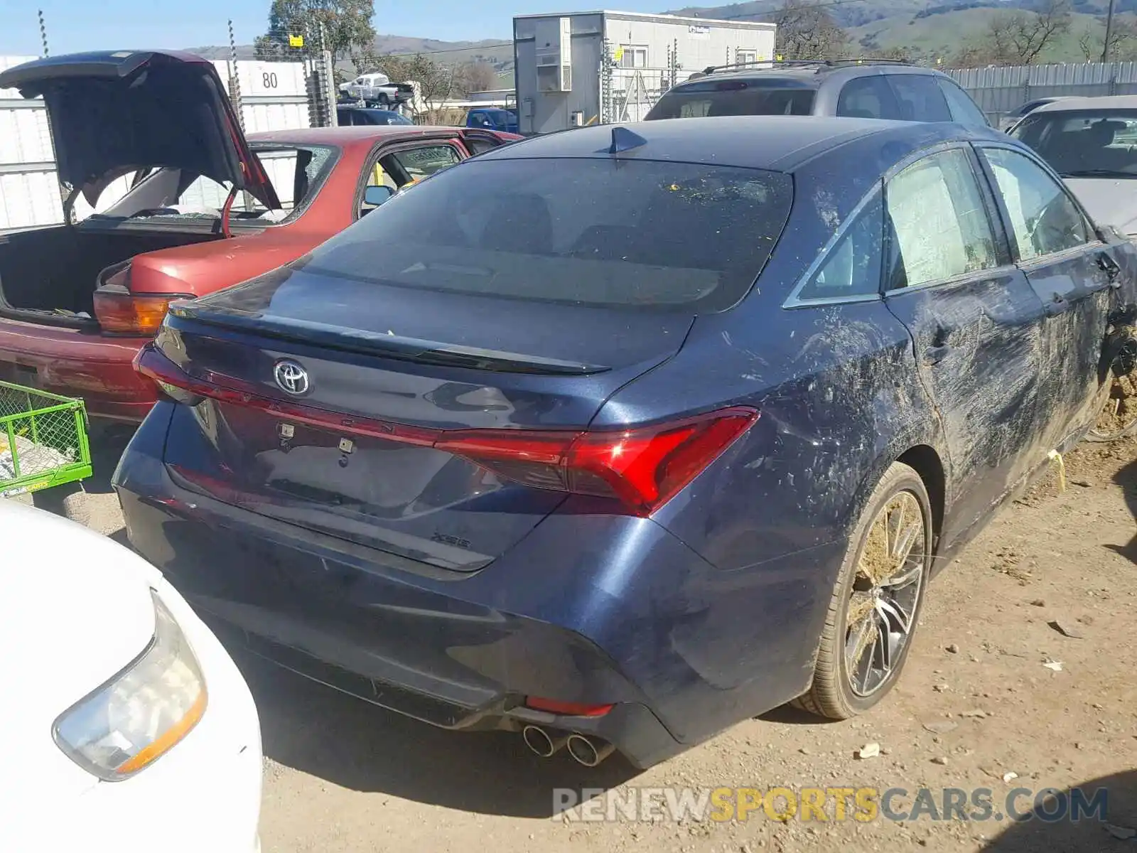 4 Photograph of a damaged car 4T1BZ1FB1KU009018 TOYOTA AVALON 2019