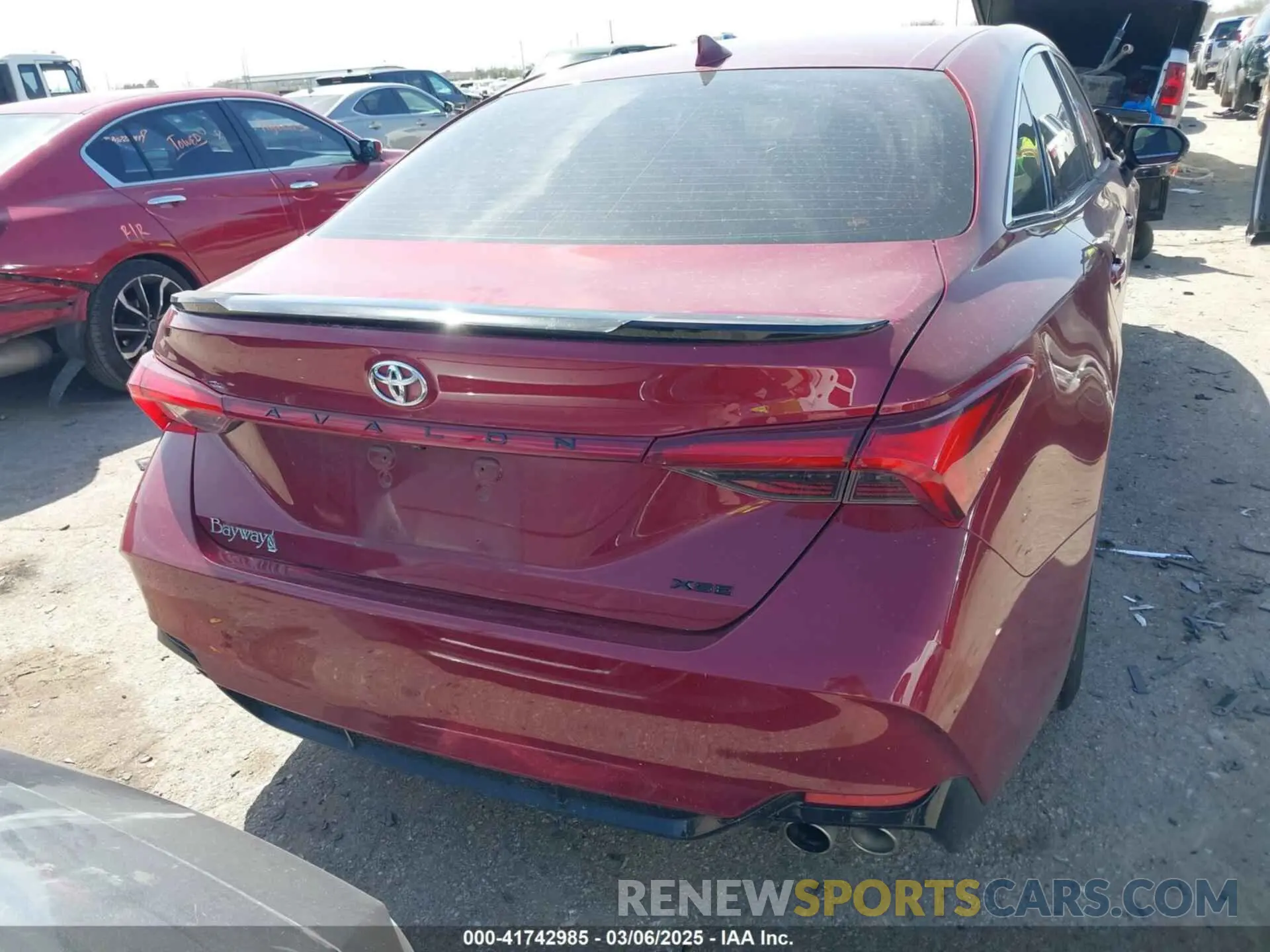 15 Photograph of a damaged car 4T1BZ1FB1KU010539 TOYOTA AVALON 2019