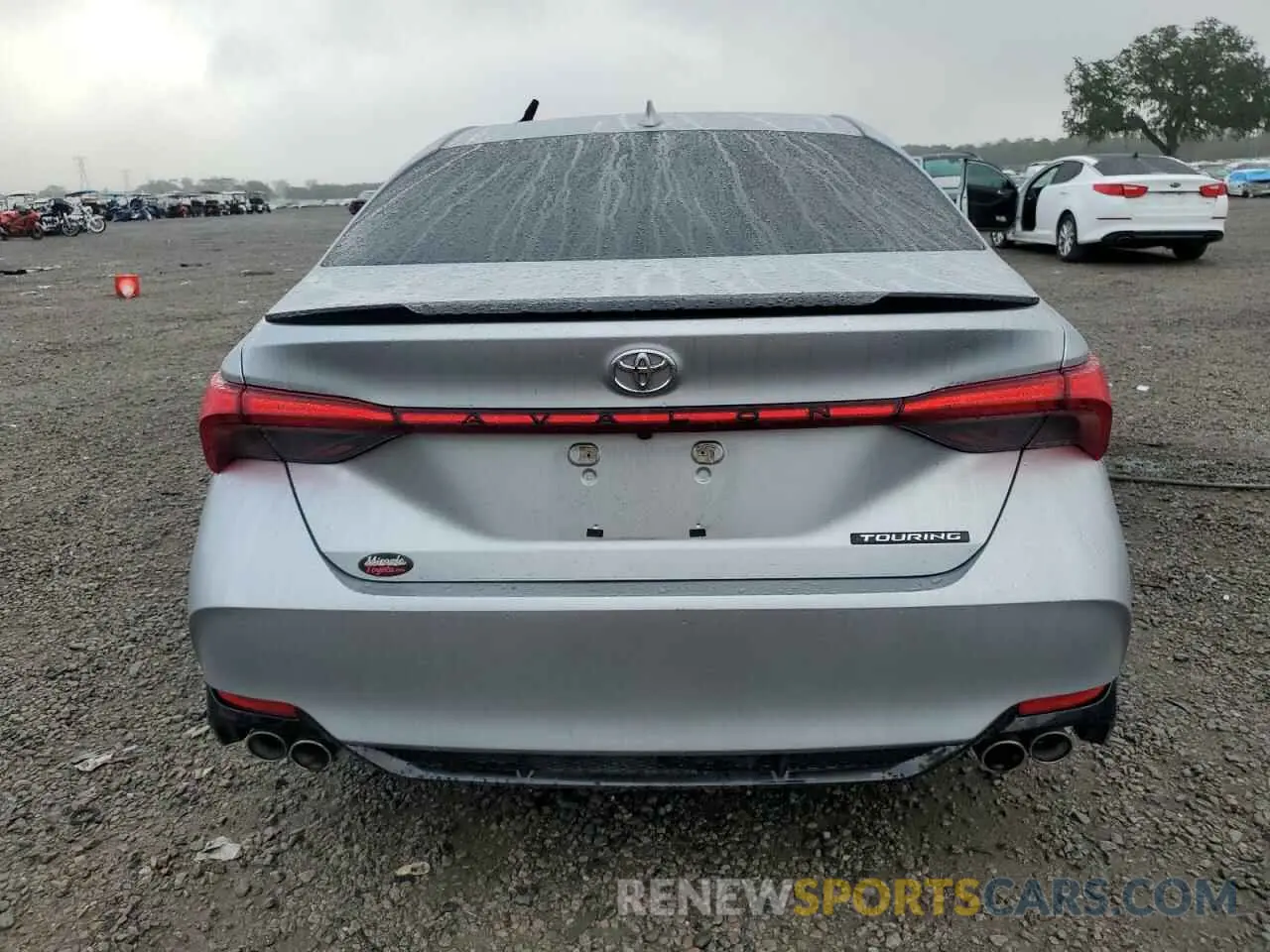 6 Photograph of a damaged car 4T1BZ1FB1KU010878 TOYOTA AVALON 2019