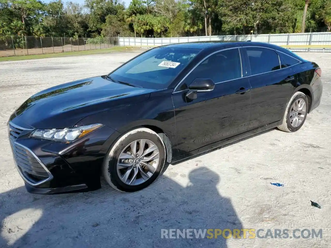 1 Photograph of a damaged car 4T1BZ1FB1KU028149 TOYOTA AVALON 2019