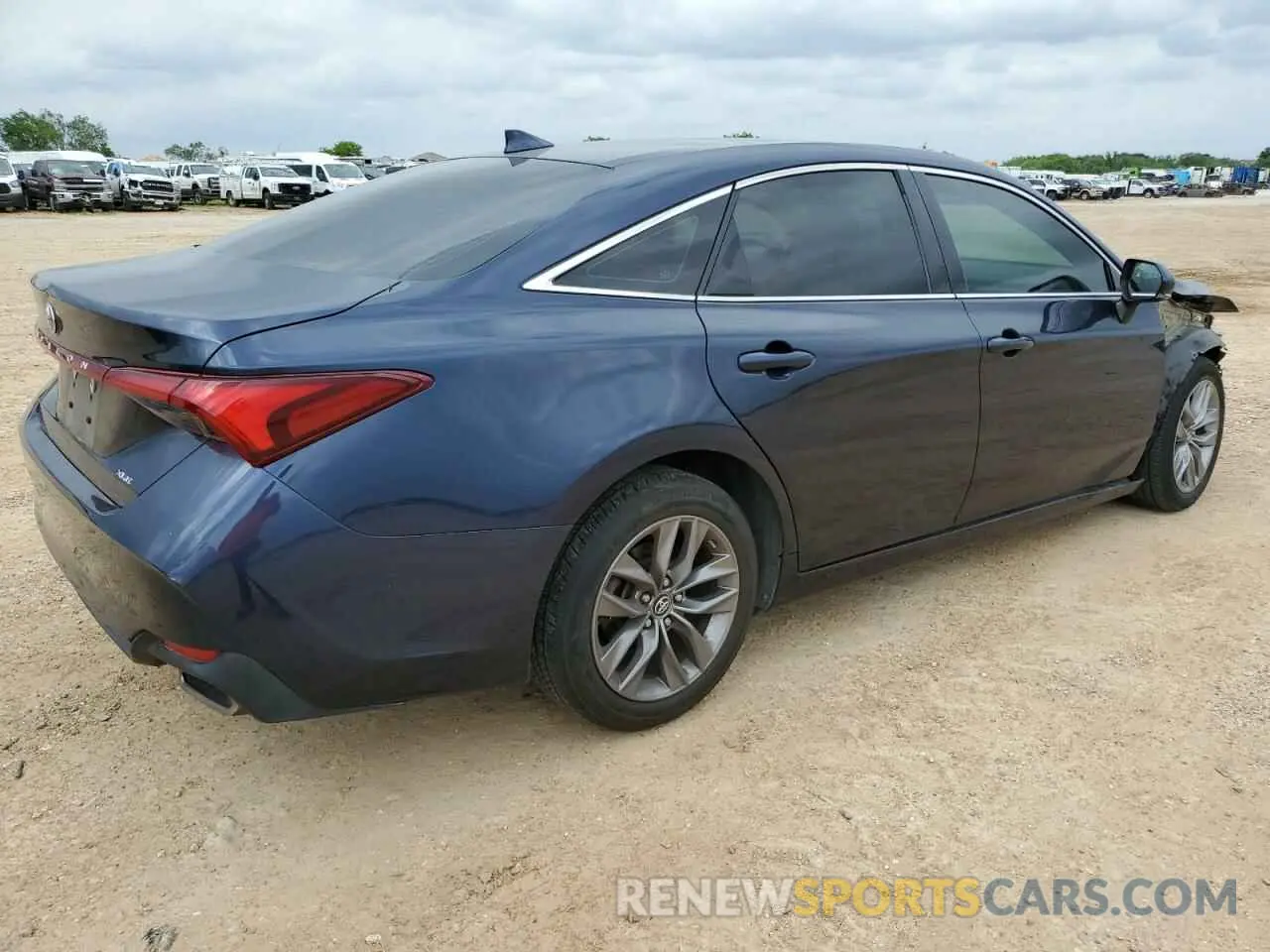 3 Photograph of a damaged car 4T1BZ1FB1KU030015 TOYOTA AVALON 2019