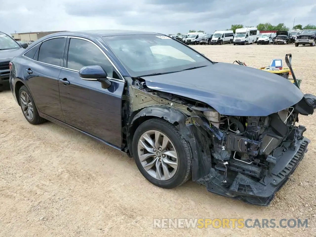 4 Photograph of a damaged car 4T1BZ1FB1KU030015 TOYOTA AVALON 2019