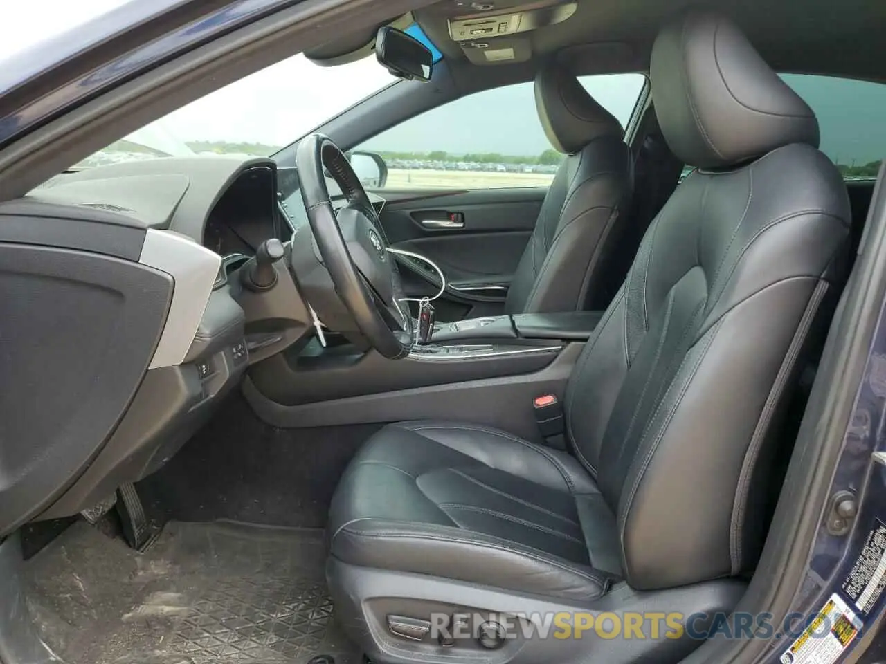 7 Photograph of a damaged car 4T1BZ1FB1KU030015 TOYOTA AVALON 2019