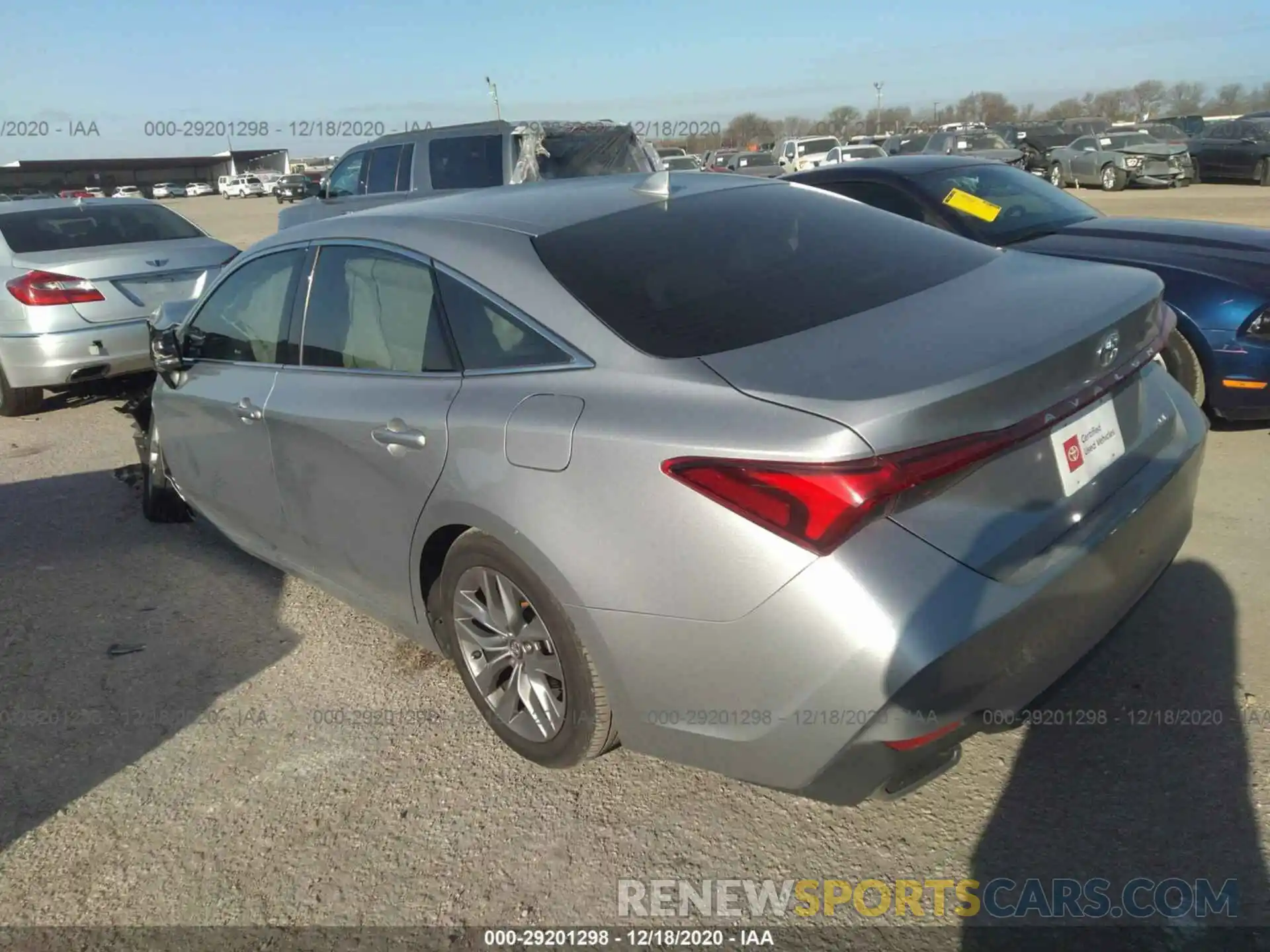 3 Photograph of a damaged car 4T1BZ1FB1KU032783 TOYOTA AVALON 2019