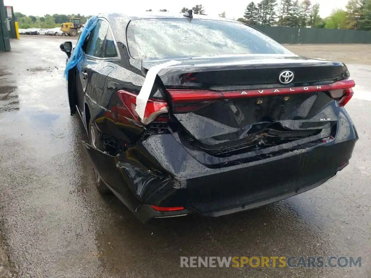 3 Photograph of a damaged car 4T1BZ1FB1KU034355 TOYOTA AVALON 2019