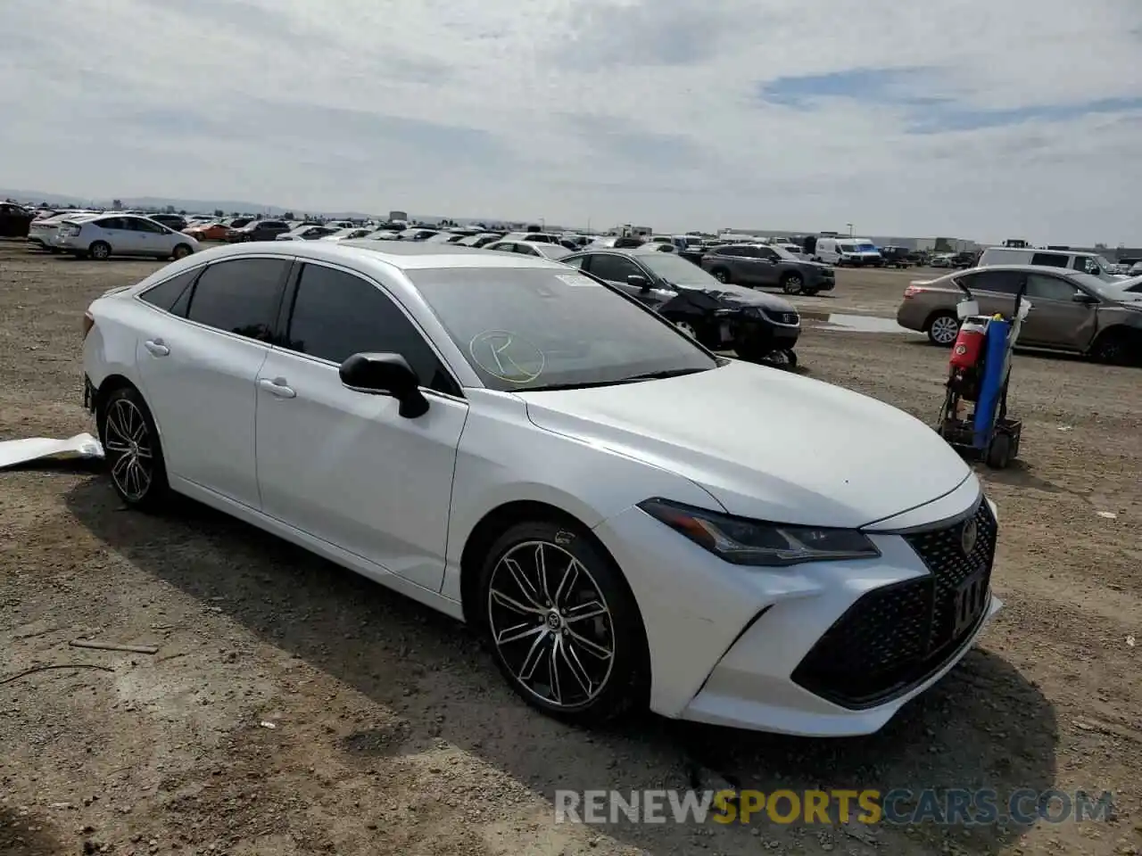 1 Photograph of a damaged car 4T1BZ1FB1KU034842 TOYOTA AVALON 2019