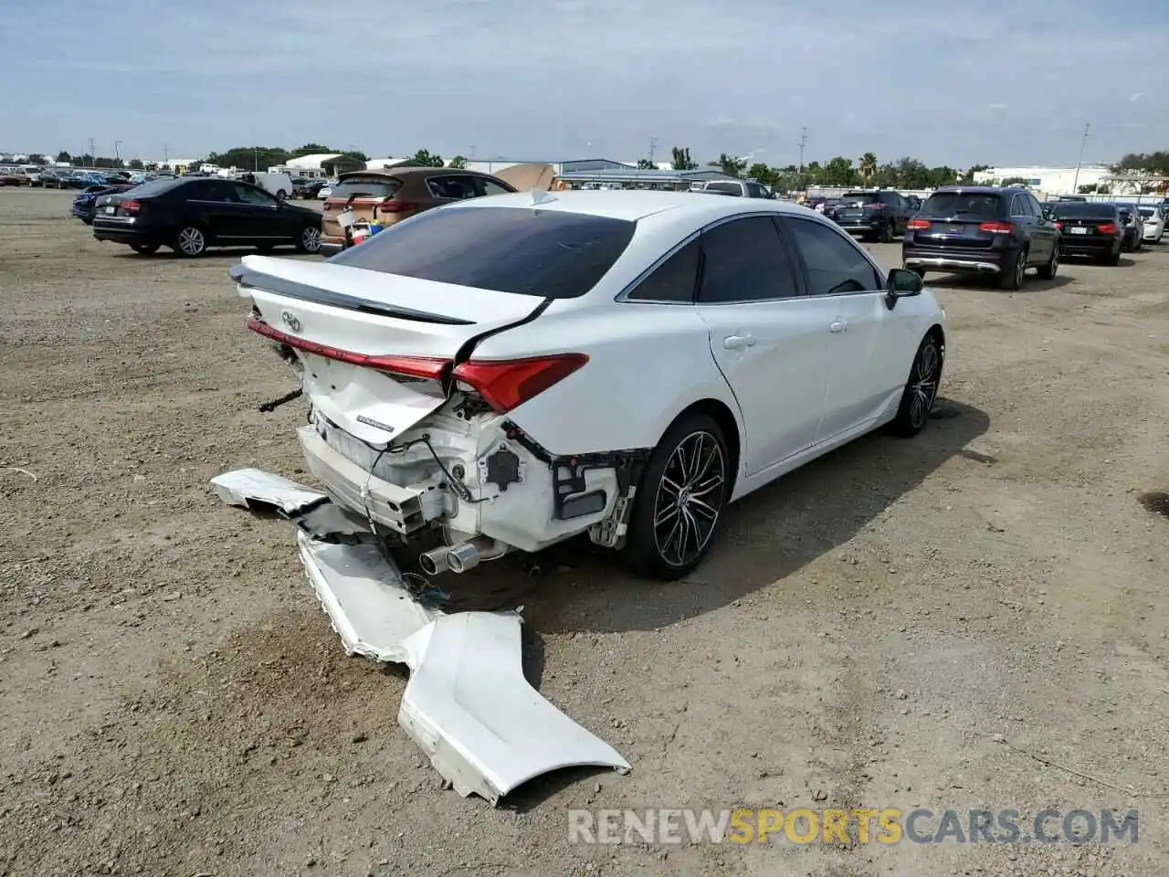 4 Photograph of a damaged car 4T1BZ1FB1KU034842 TOYOTA AVALON 2019