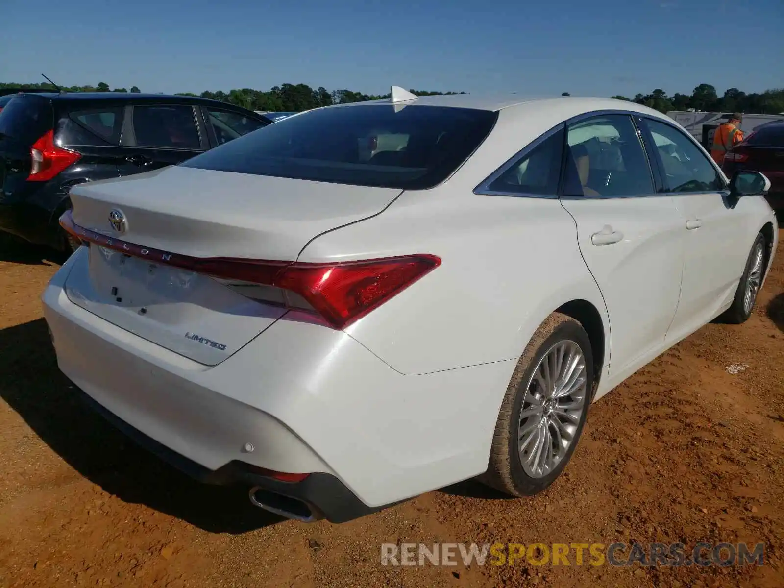 4 Photograph of a damaged car 4T1BZ1FB2KU002014 TOYOTA AVALON 2019