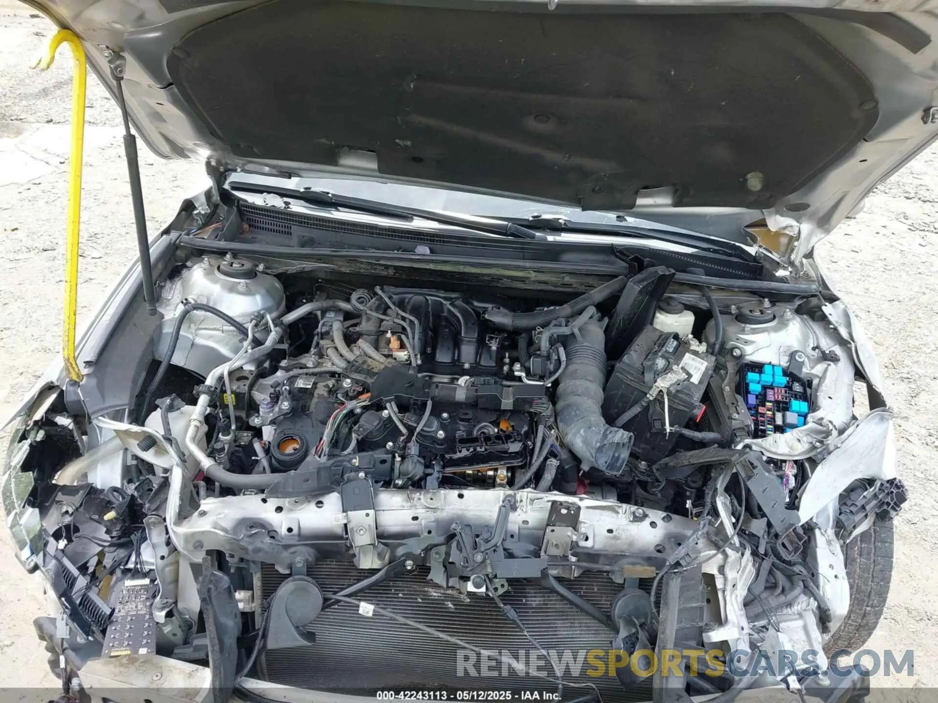 10 Photograph of a damaged car 4T1BZ1FB2KU008167 TOYOTA AVALON 2019
