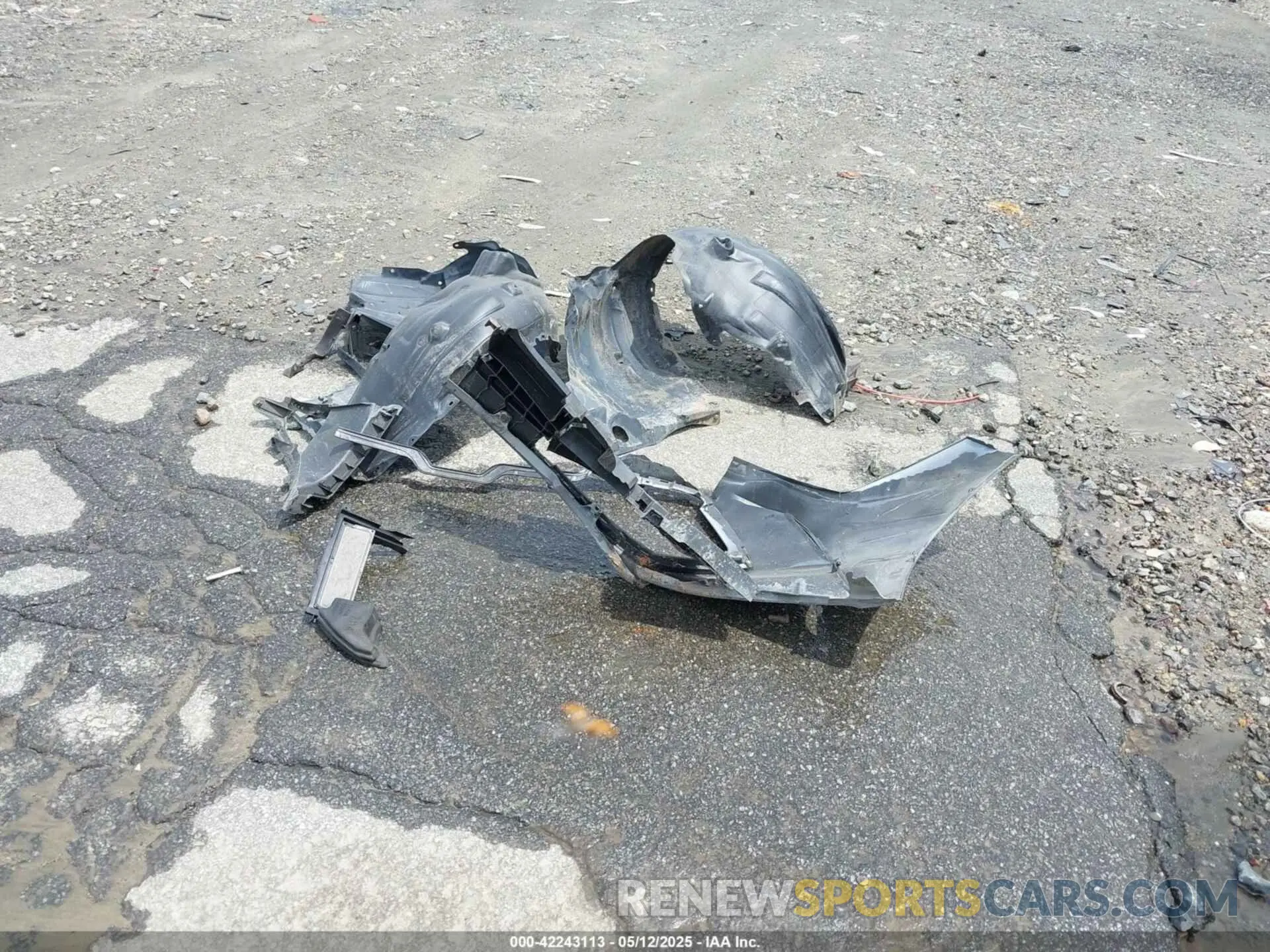 12 Photograph of a damaged car 4T1BZ1FB2KU008167 TOYOTA AVALON 2019