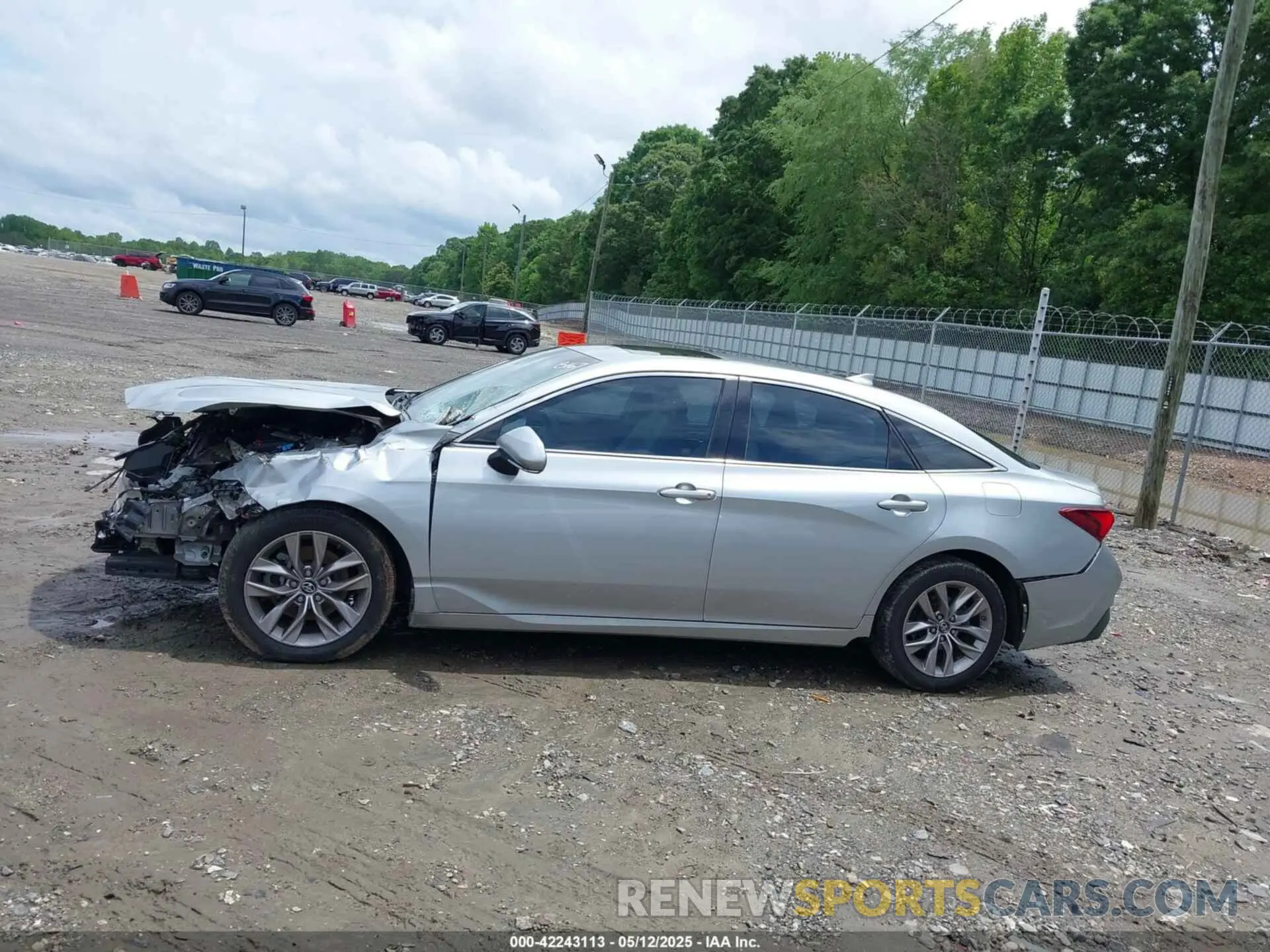 15 Photograph of a damaged car 4T1BZ1FB2KU008167 TOYOTA AVALON 2019