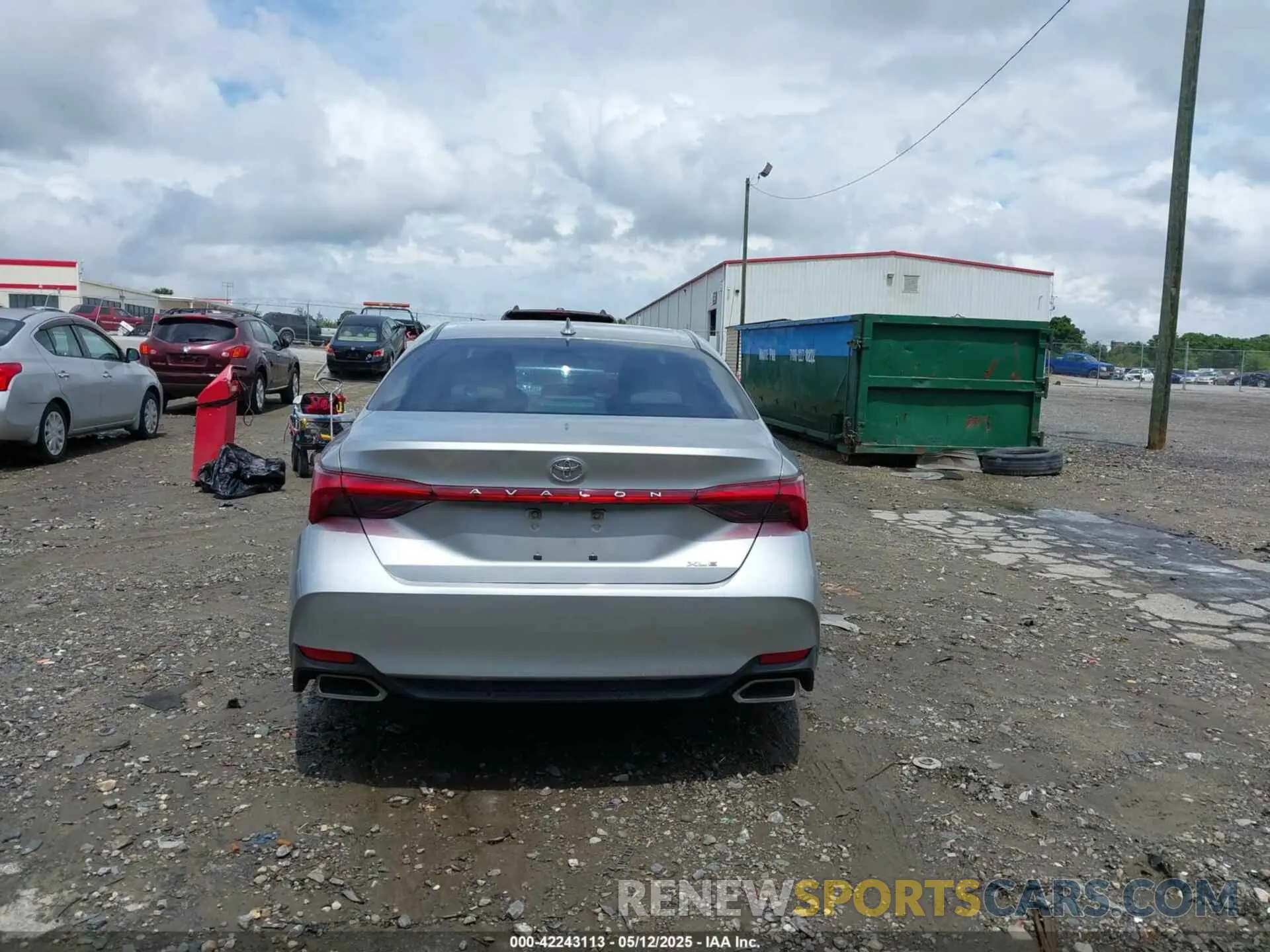 17 Photograph of a damaged car 4T1BZ1FB2KU008167 TOYOTA AVALON 2019